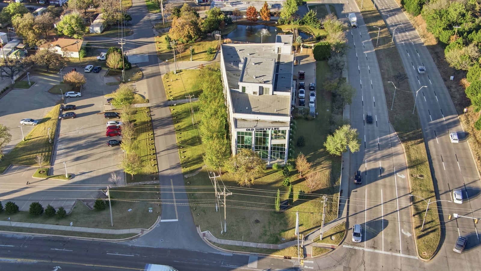 49-340_5201%20N%20Lincoln%20Ave