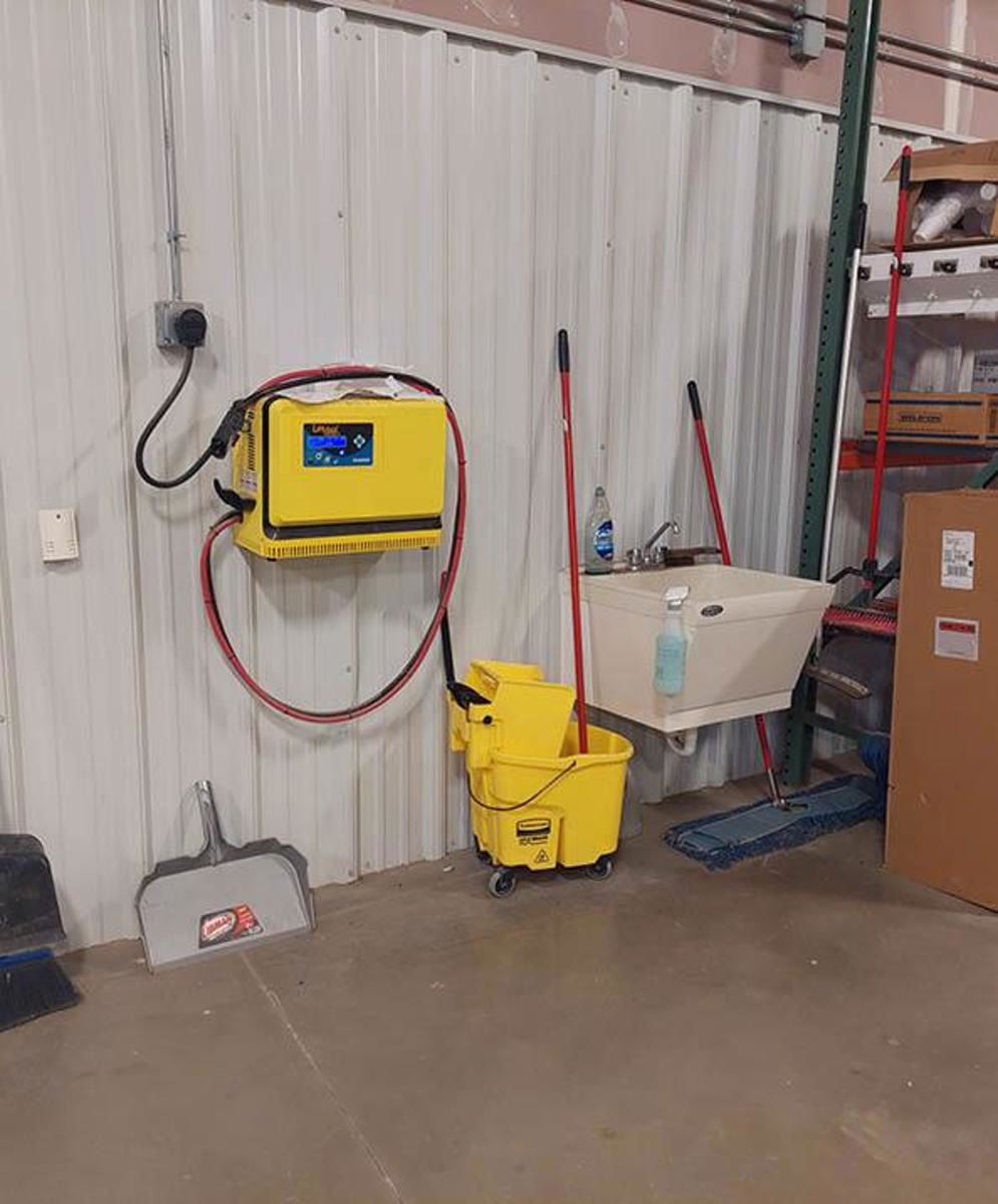 Warehouse and Outdoor Storage For Sale 3008 Morningside Road - Image 10