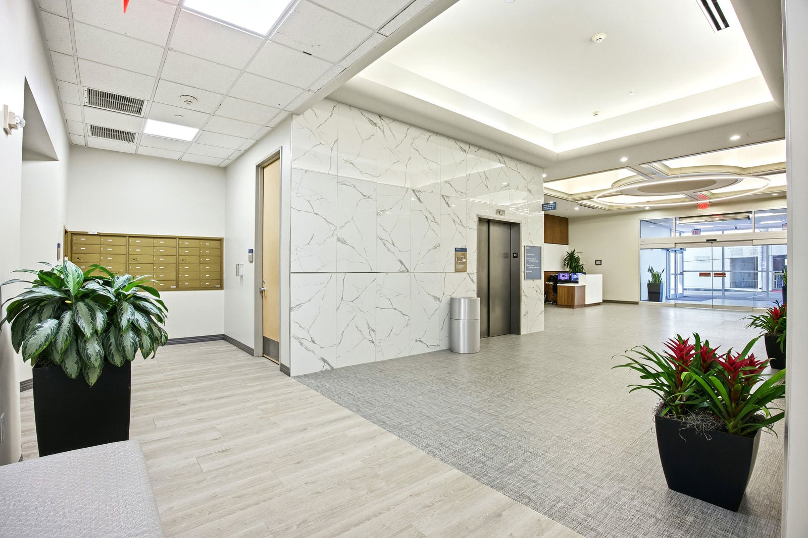 5420 WLS Lobby 003