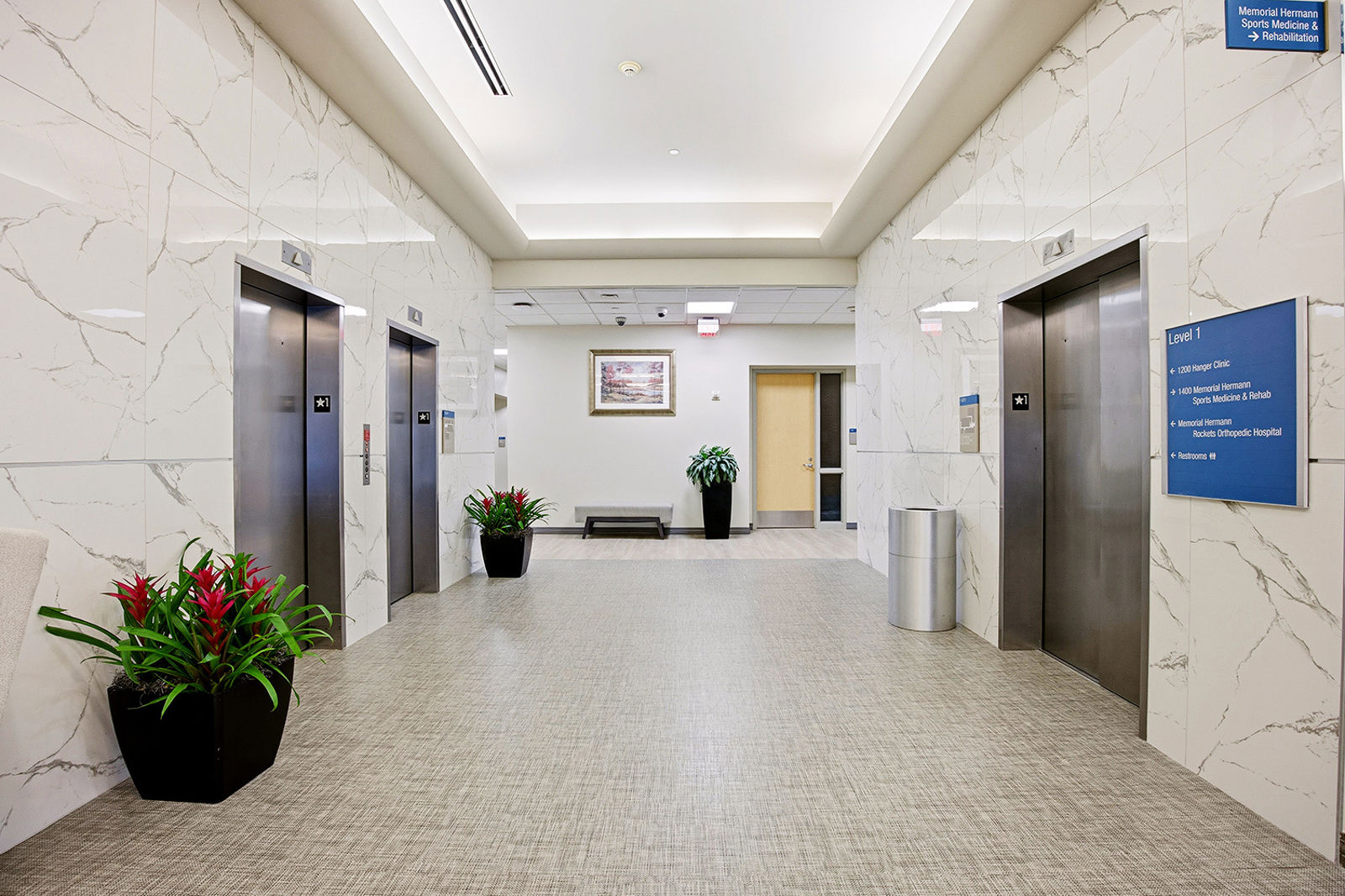 5420 WLS Lobby 004