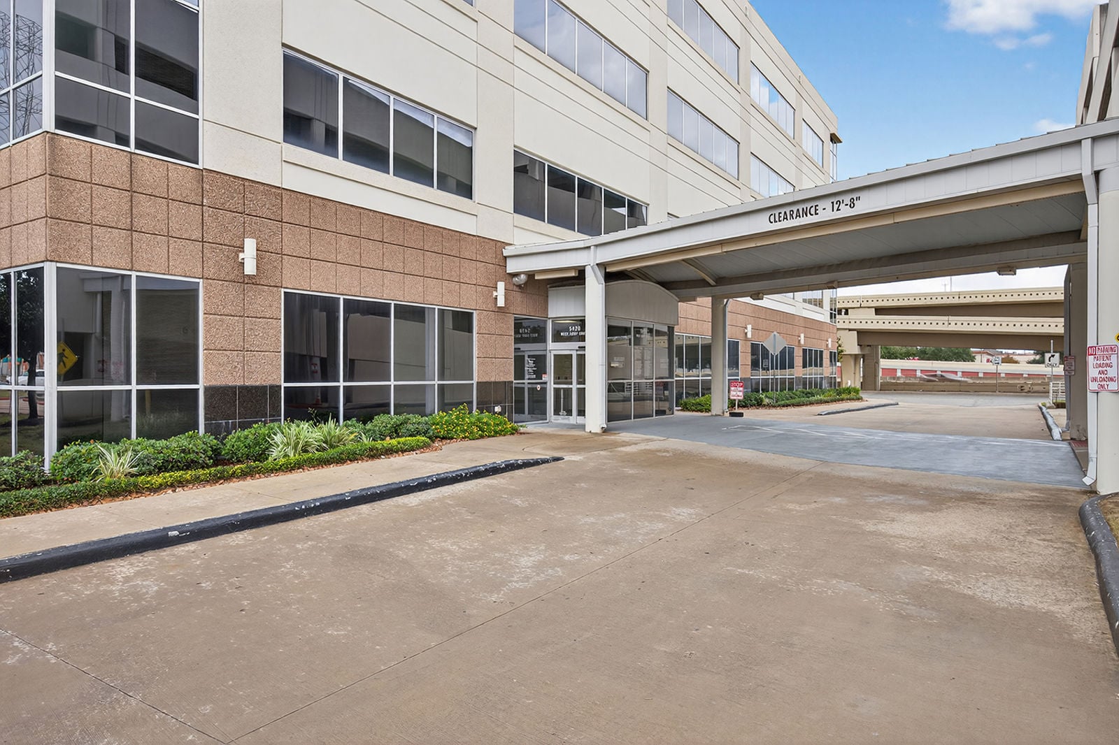 Memorial_Hermann_Orthopedic_and_Surgery_MOB_5420_W_Loop_S_10