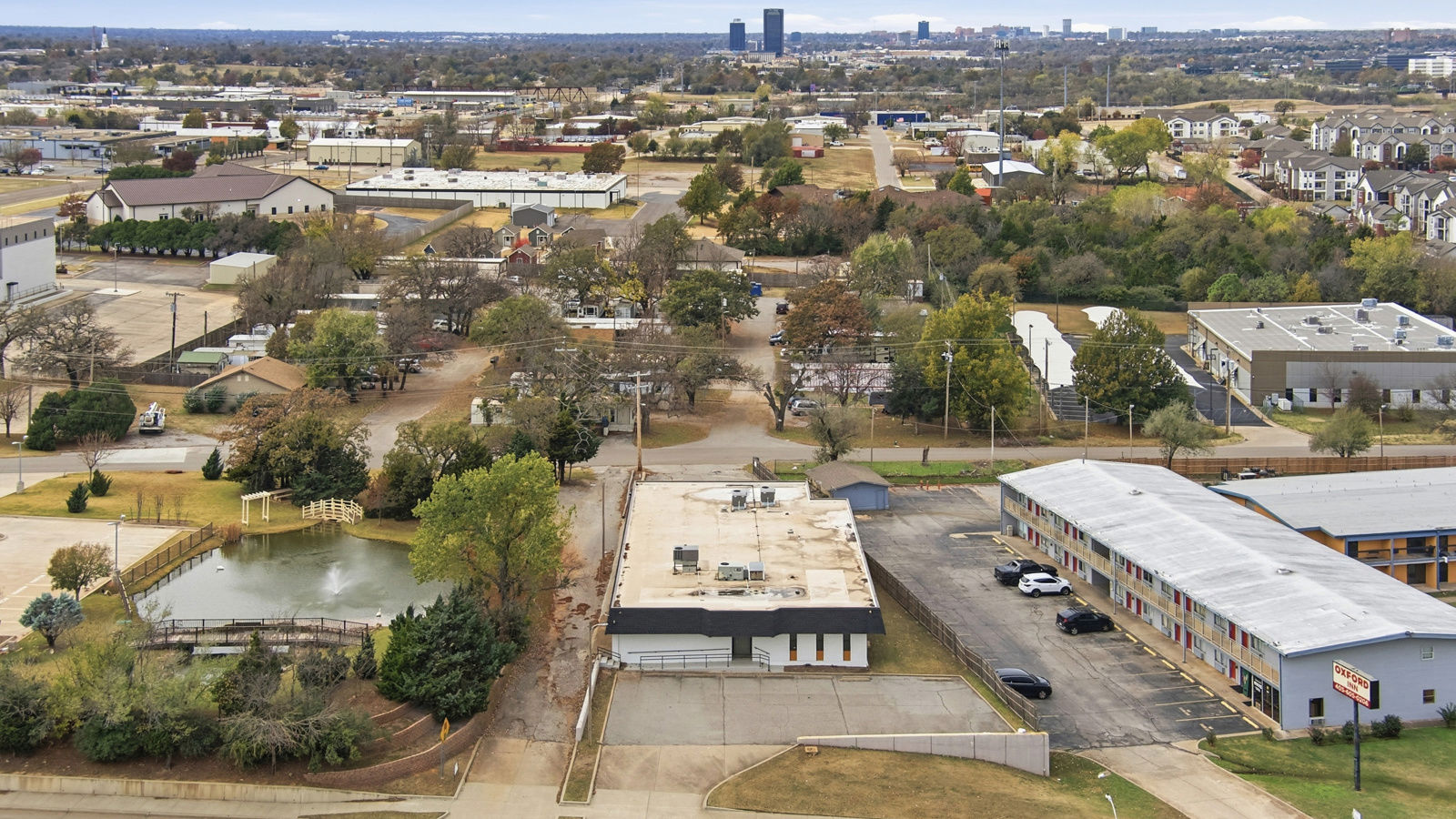 71-555_5235%20N%20Lincoln%20Blvd