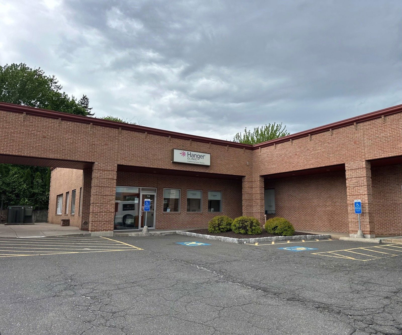 715 Silas Deane Hgwy_pic 4