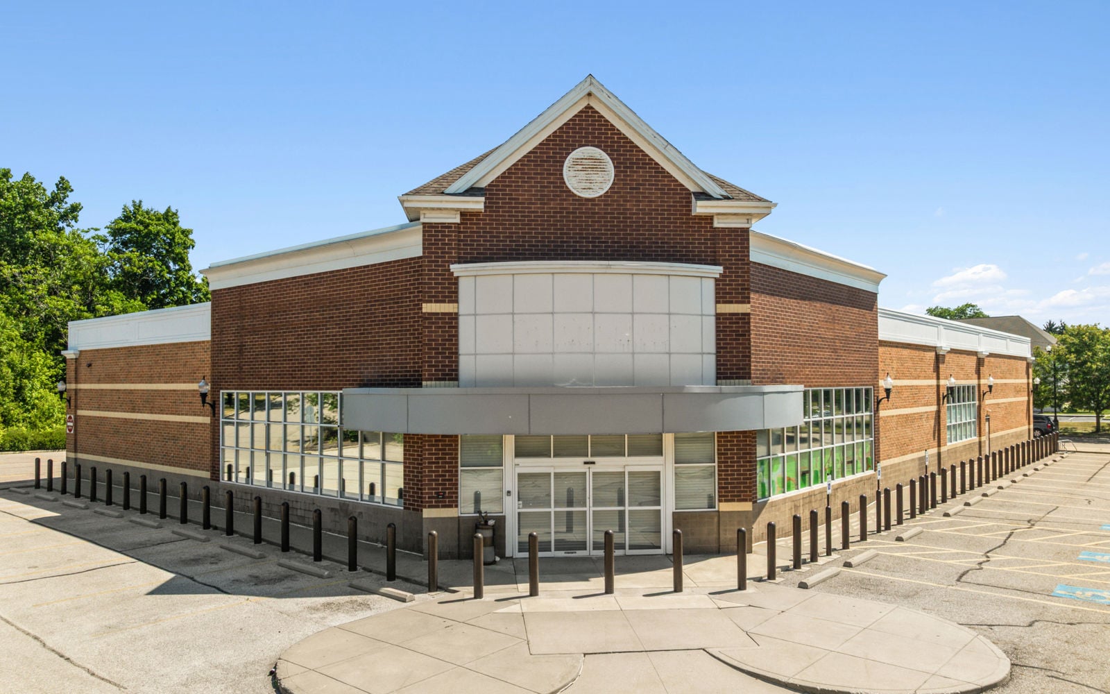 Former Rite Aid Available! 45 East Avenue - Image 4