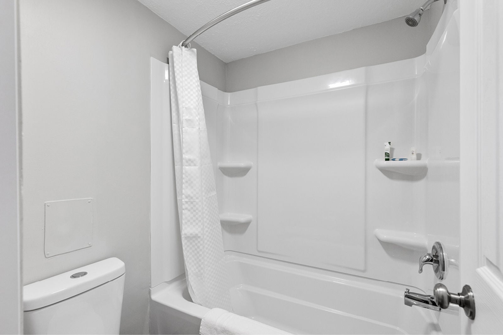 UNDERWOOD MOTEL & EXTENDED STAY OFF I-80 26553 Magnolia Road - Image 11