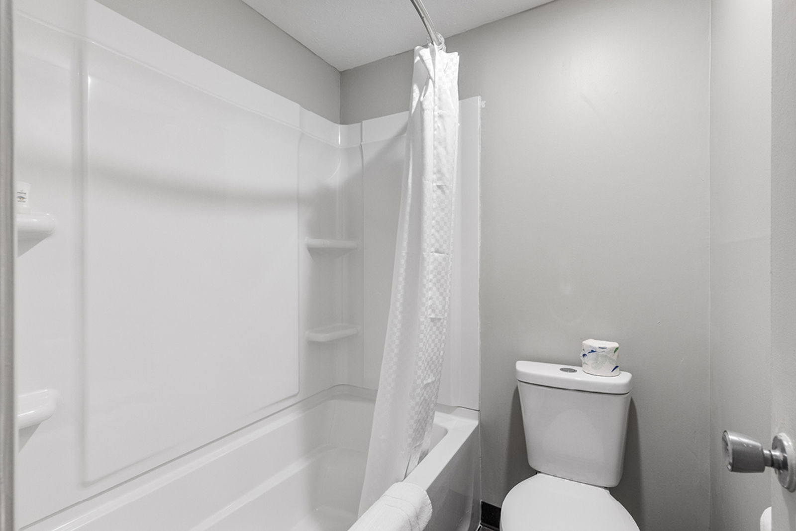 UNDERWOOD MOTEL & EXTENDED STAY OFF I-80 26553 Magnolia Road - Image 16