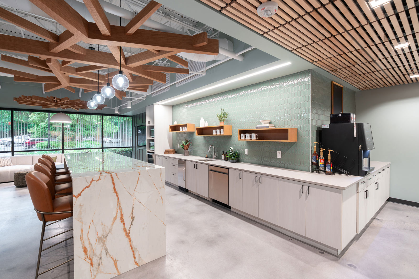 Magnolia Lounge island wood slat