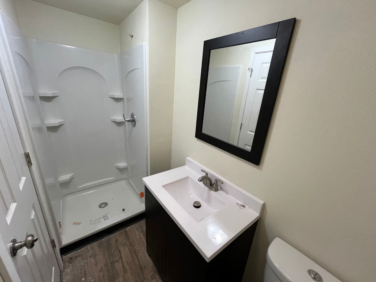 6-Unit Apartment Building