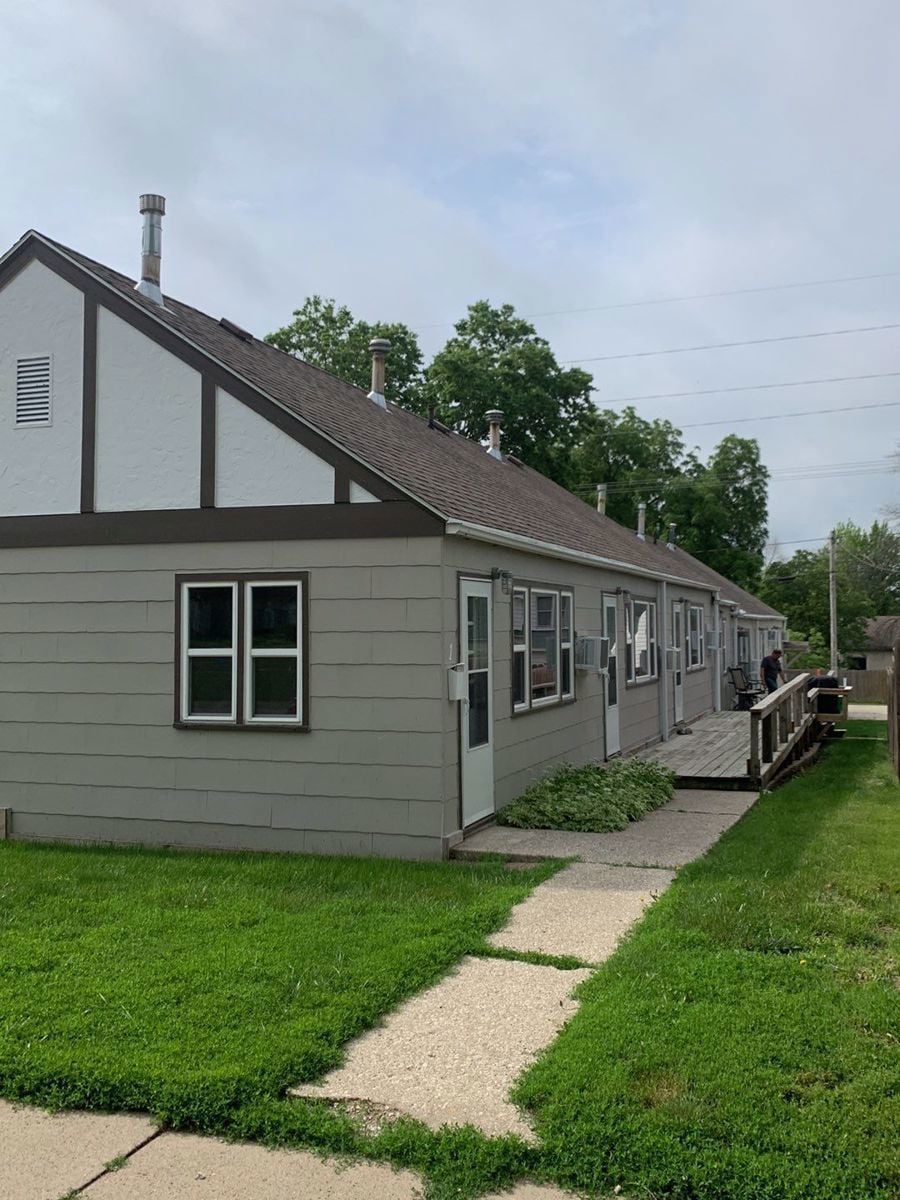 6-Unit Apartment Building