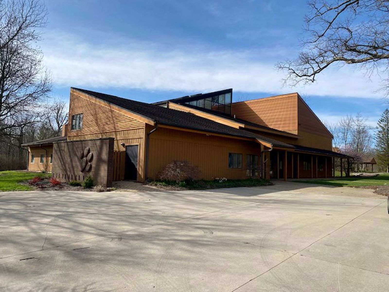 large_f279ad79-fe27-4359-8c68-725212bcb7b6.exterior-1