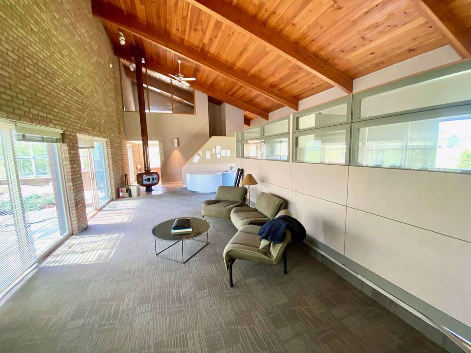 large_f2698d9d-fda2-495c-a17d-534e30ee9804.studio-gathering-area