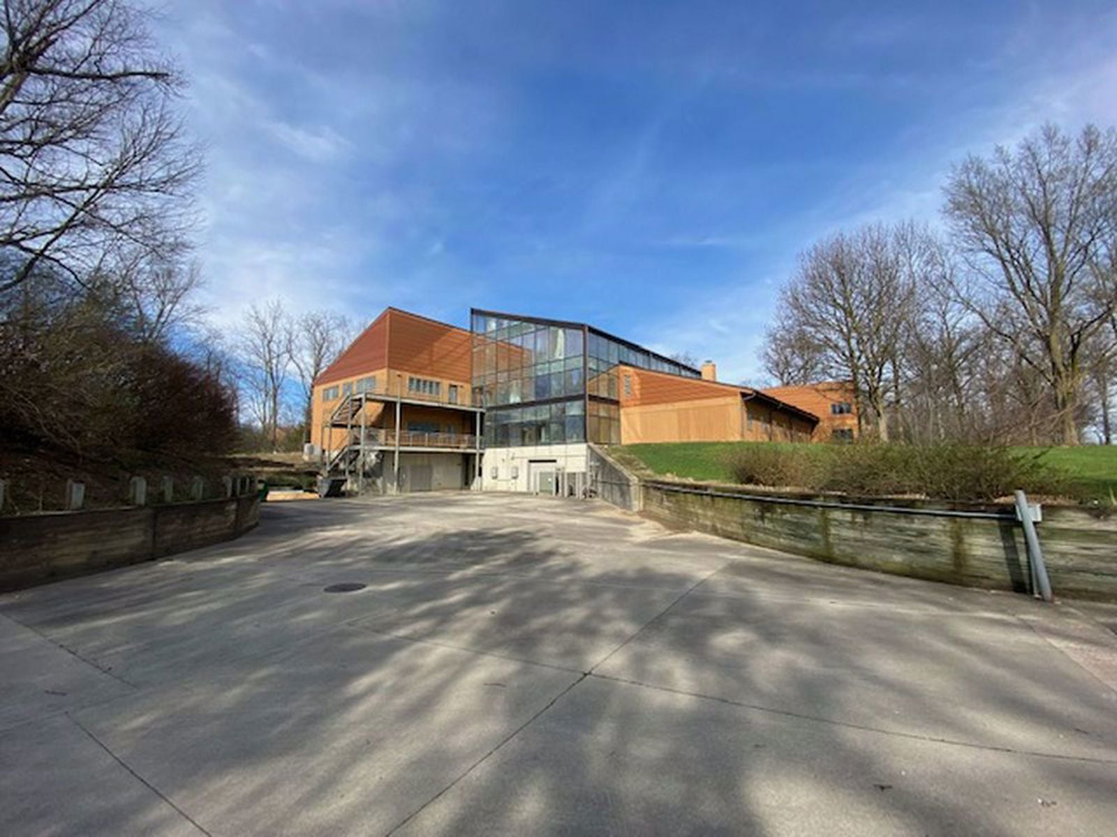 large_b471cf3c-57e6-439b-a971-d202abf75299.img-3963