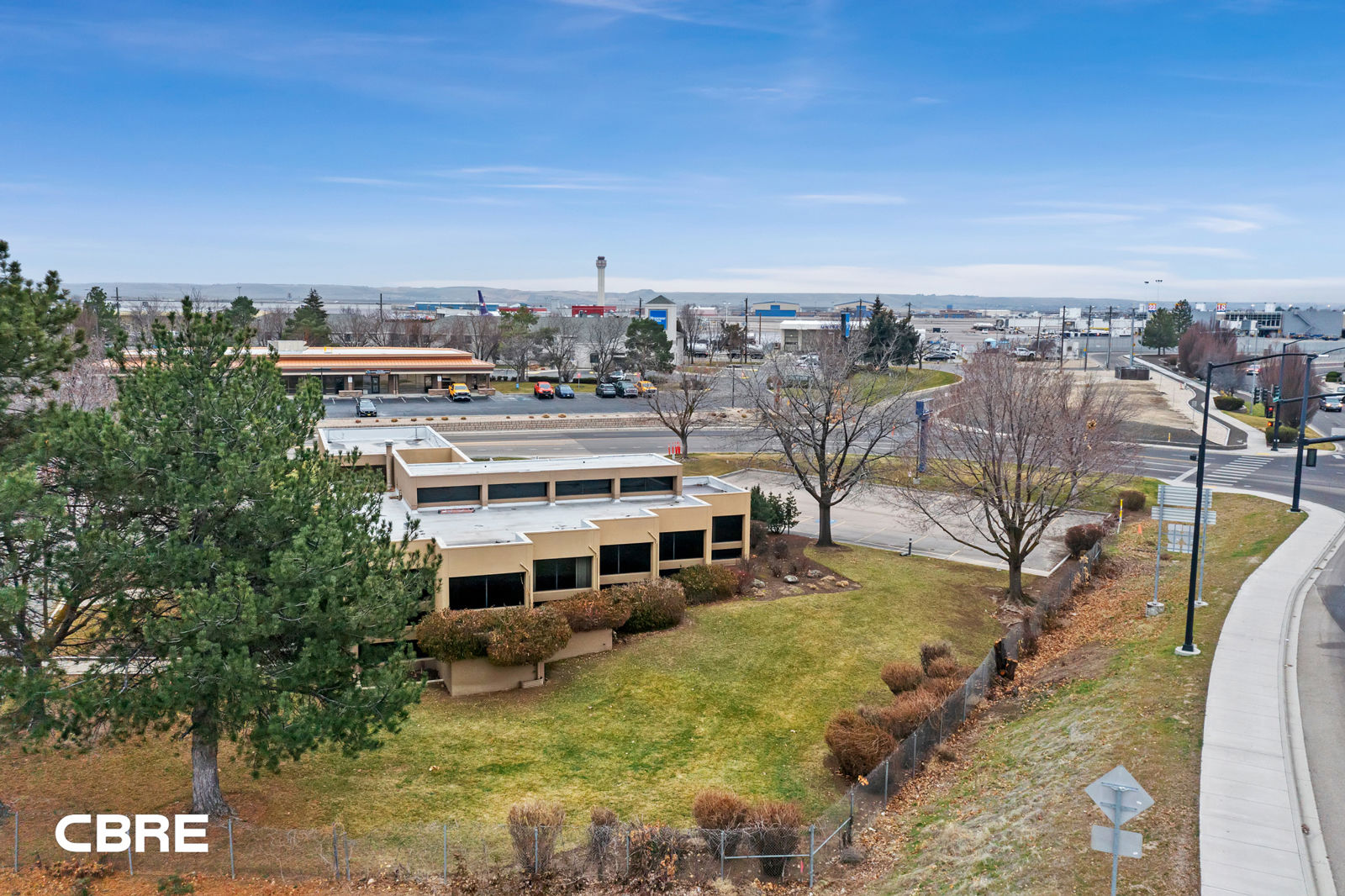 4-2730 W Airport Way_004