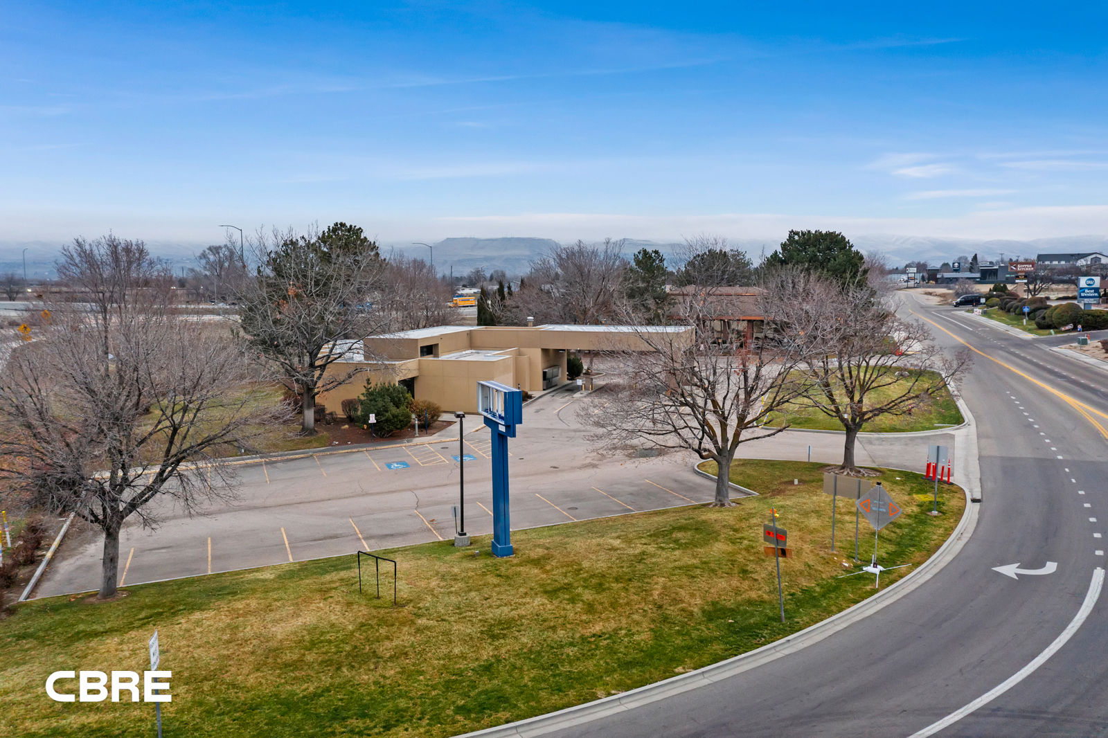 8-2730 W Airport Way_008