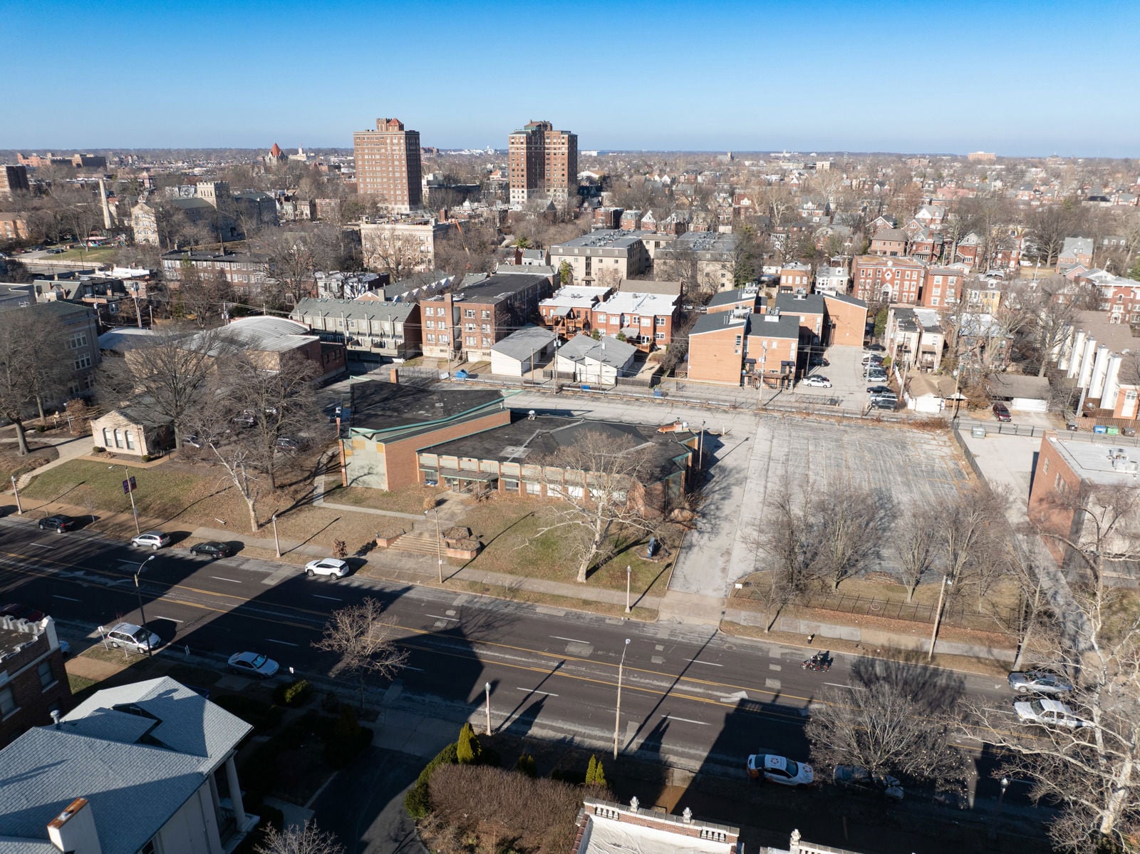 4359LindellBlvd-18