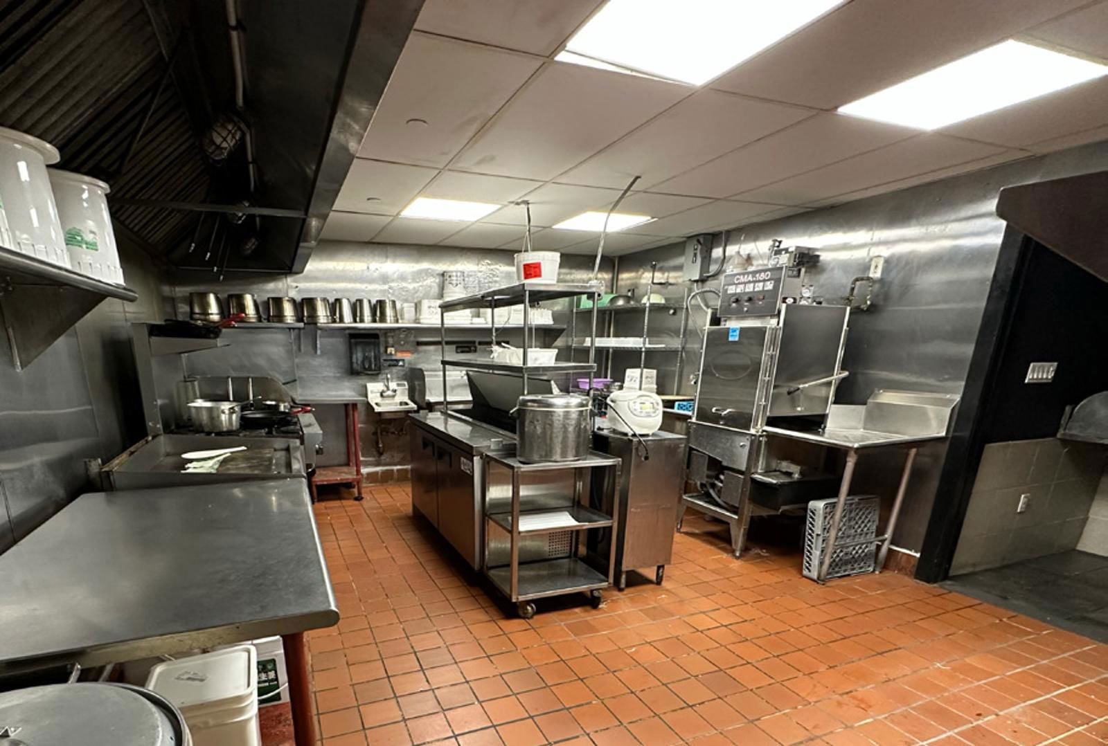 216 First Avenue interior 2