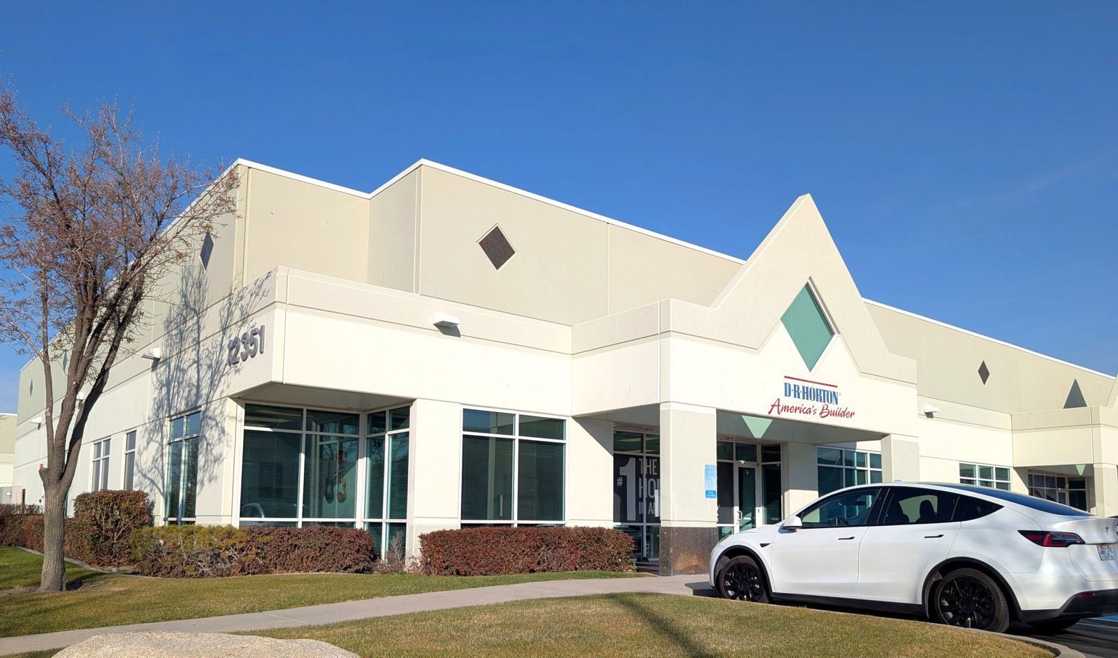 Suite 100_DR Horton_D_Cropped