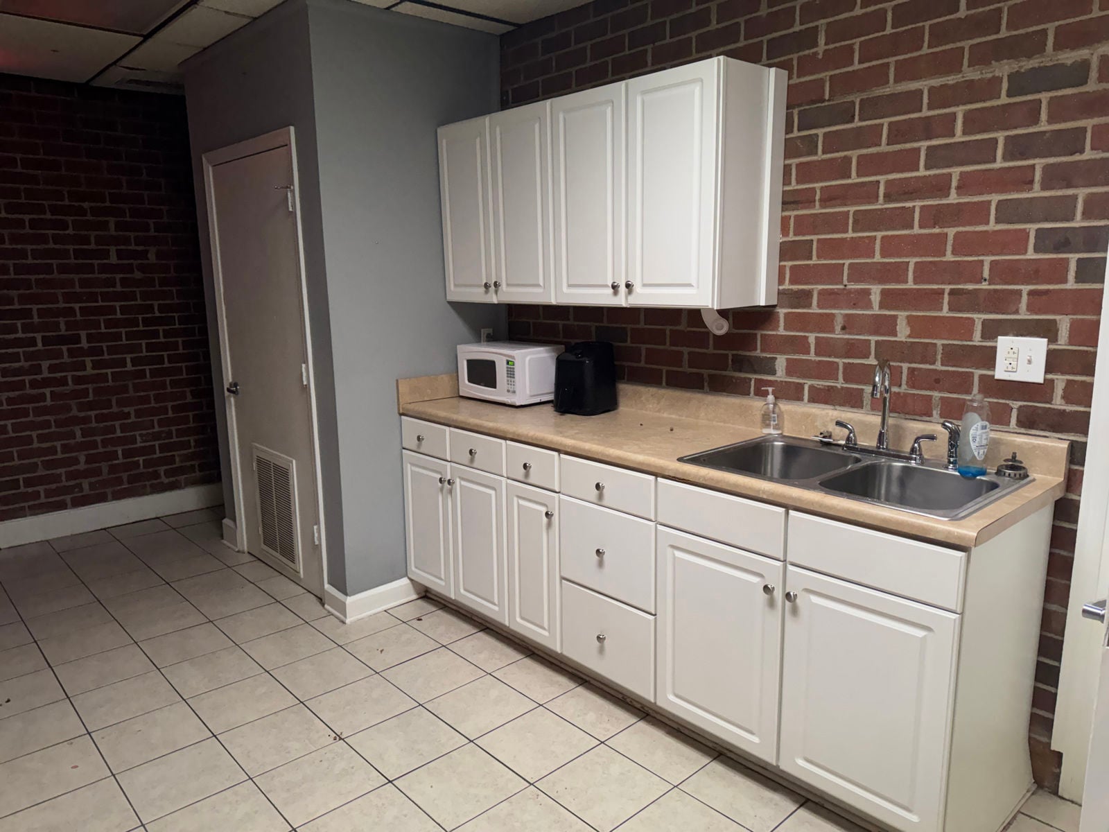 3509 Boulevard - Image 3