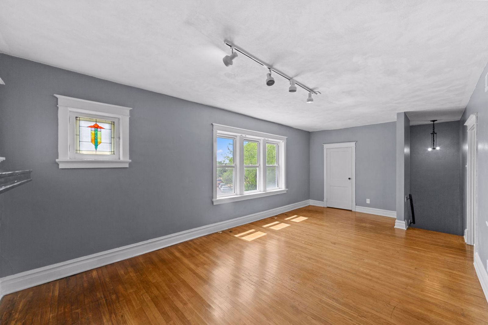 26-web-or-mls-6075-hartford-st