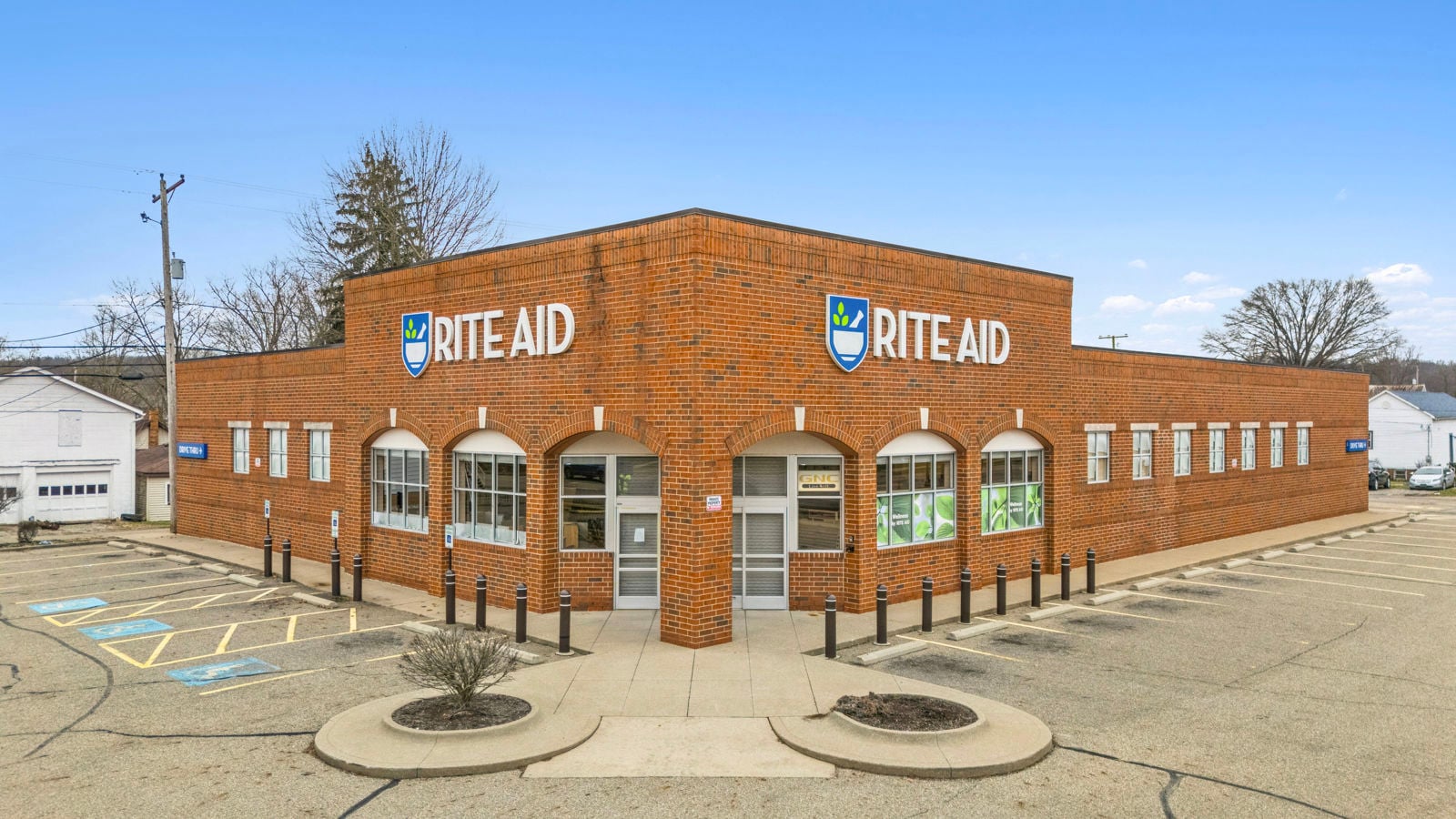 Freestanding Former Rite Aid 735 North Water Street - Image 1