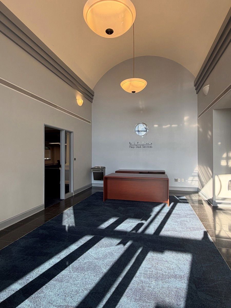 521 Cromwell Avenue_Exterior pic 7 inside lobby signage