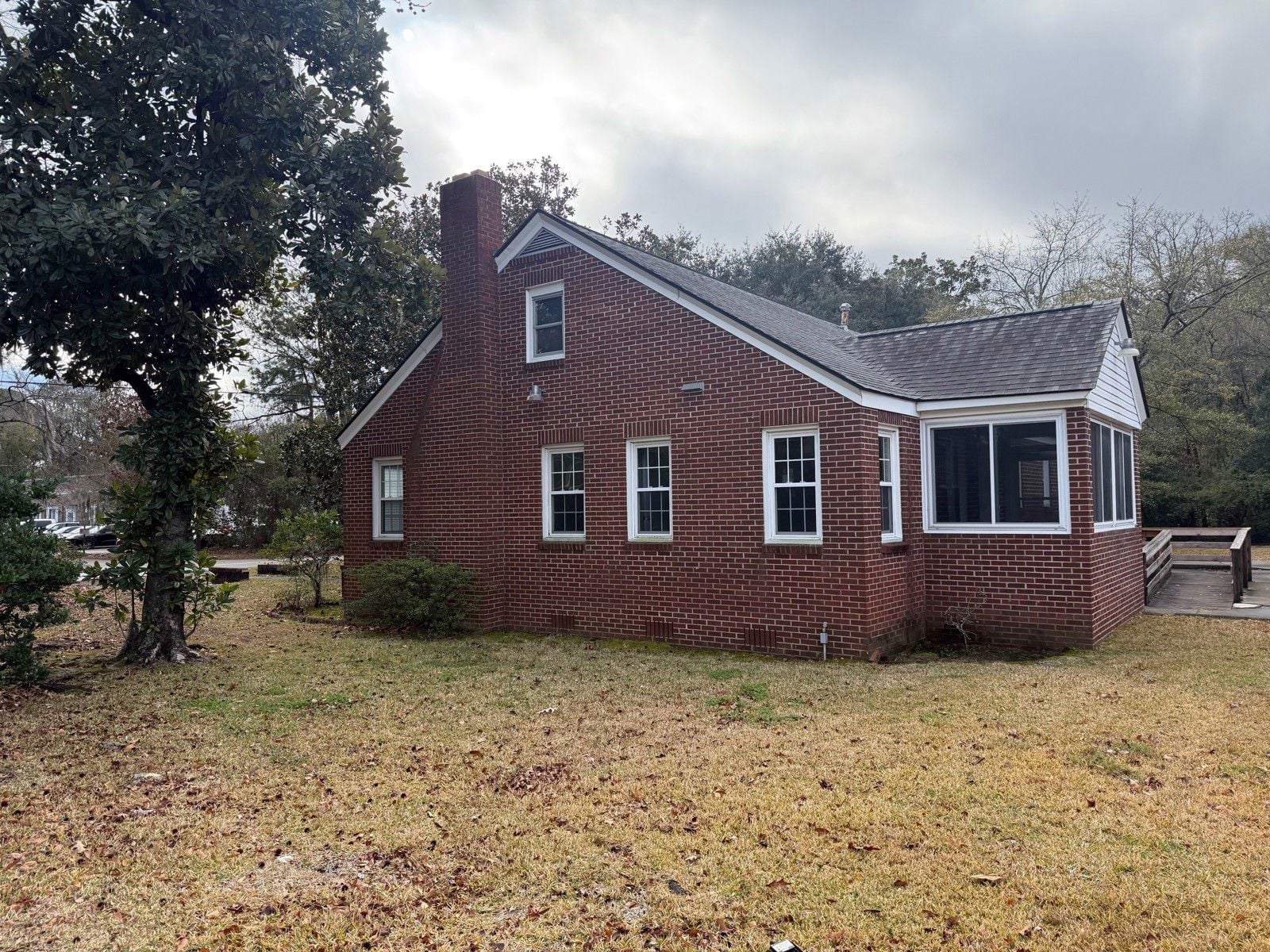 545 Parkwood Exterior 2