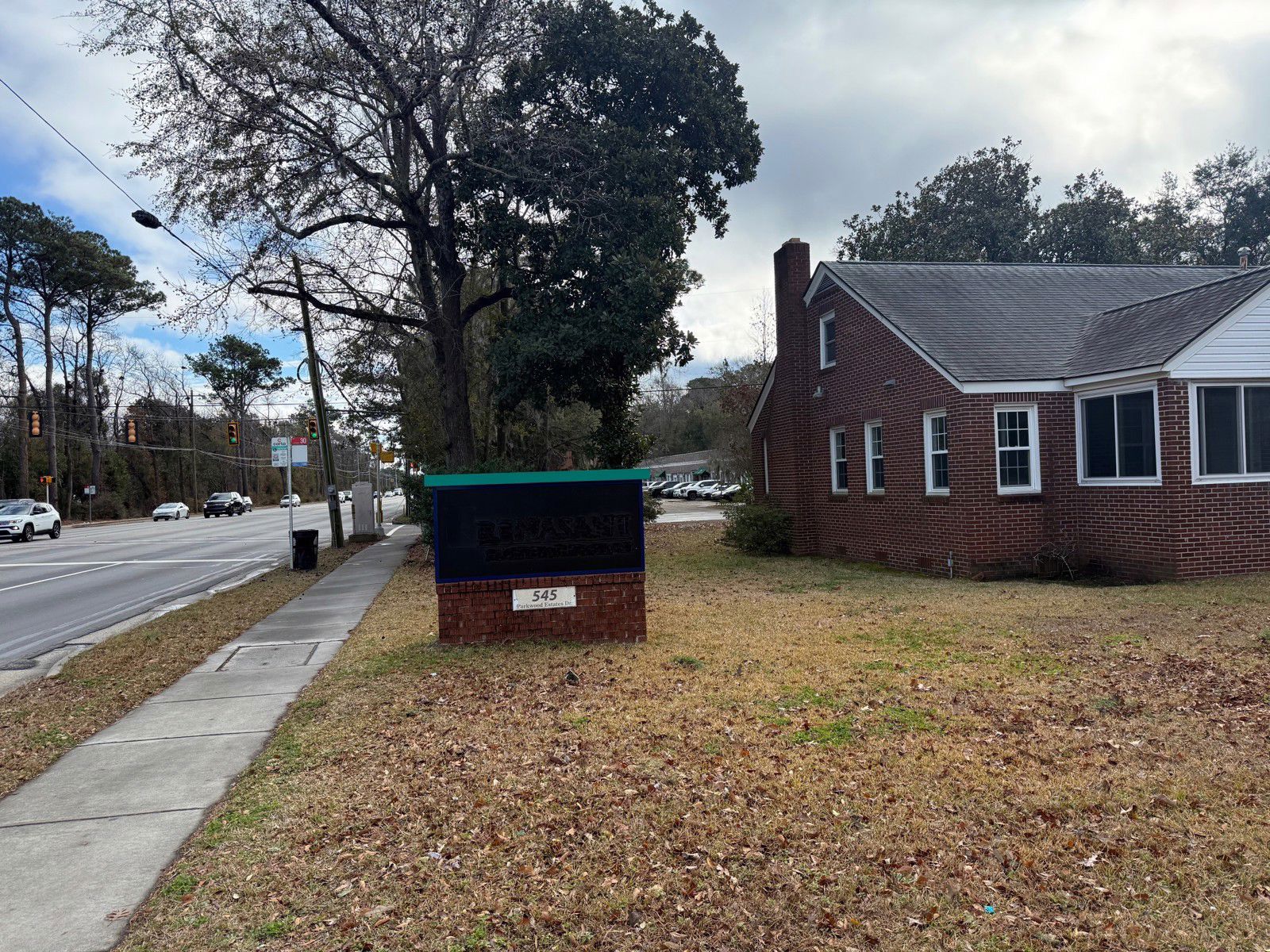 545 Parkwood Exterior 1