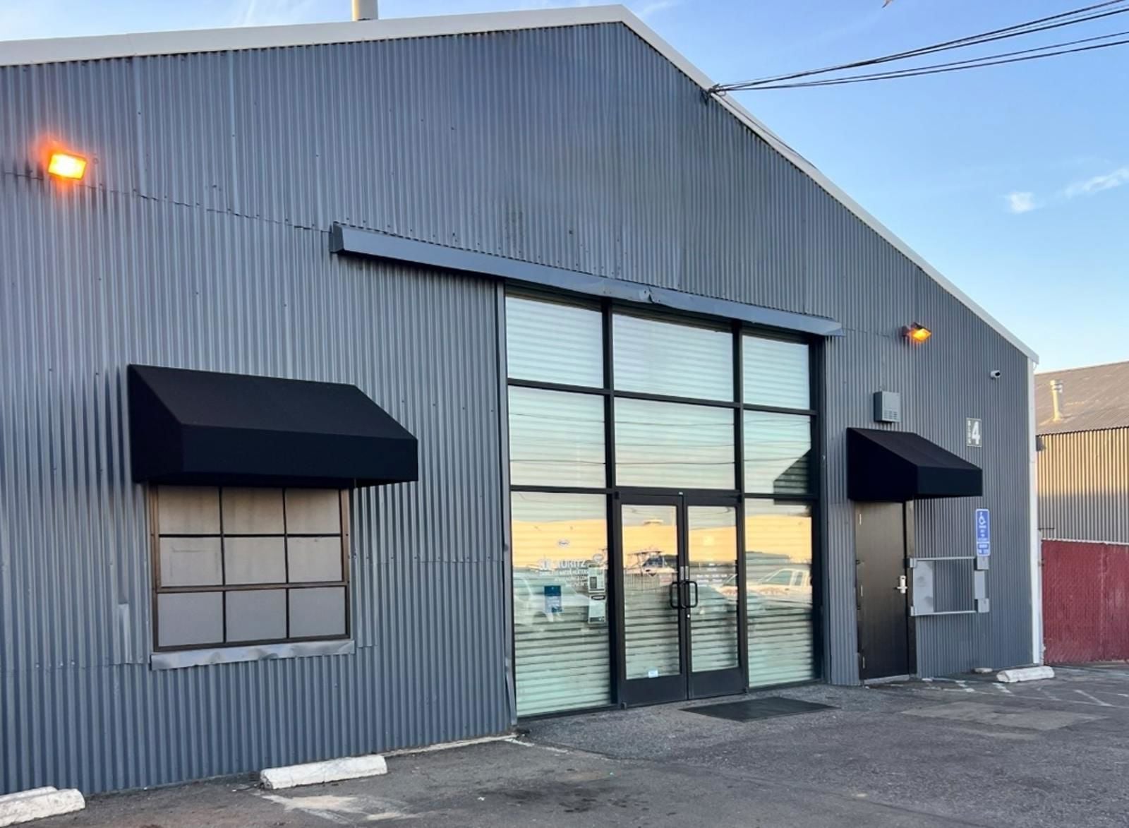 180 E Sunnyoaks front