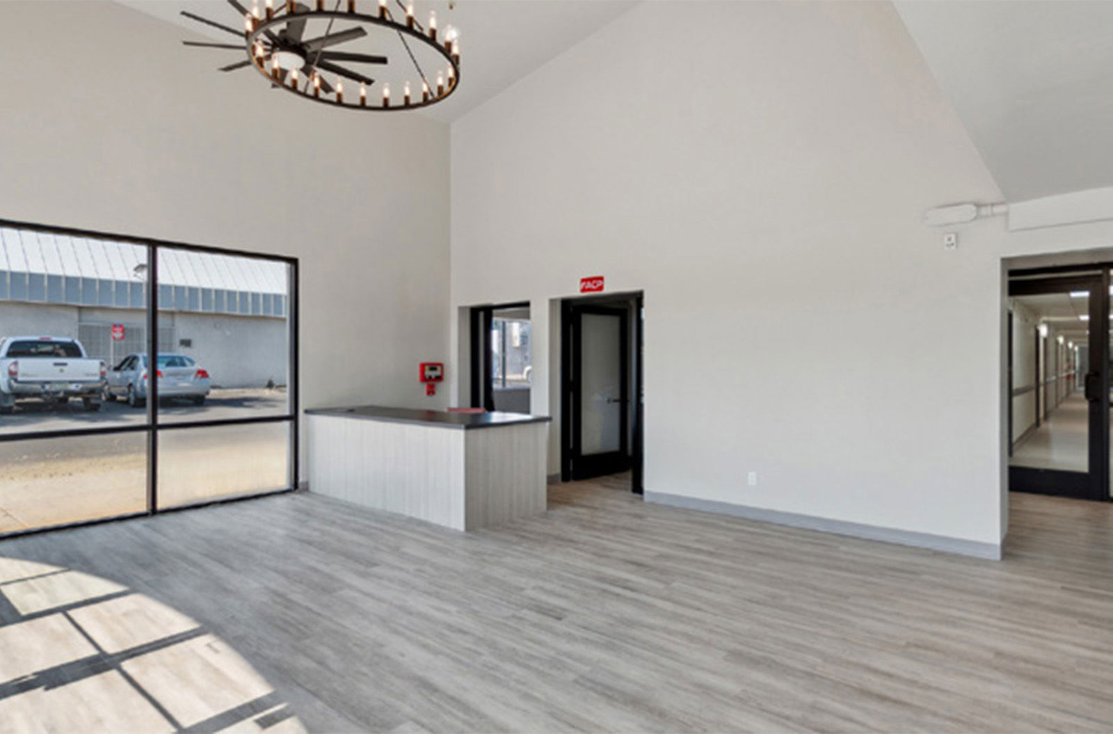 1000 S Fwy-Interior Lobby