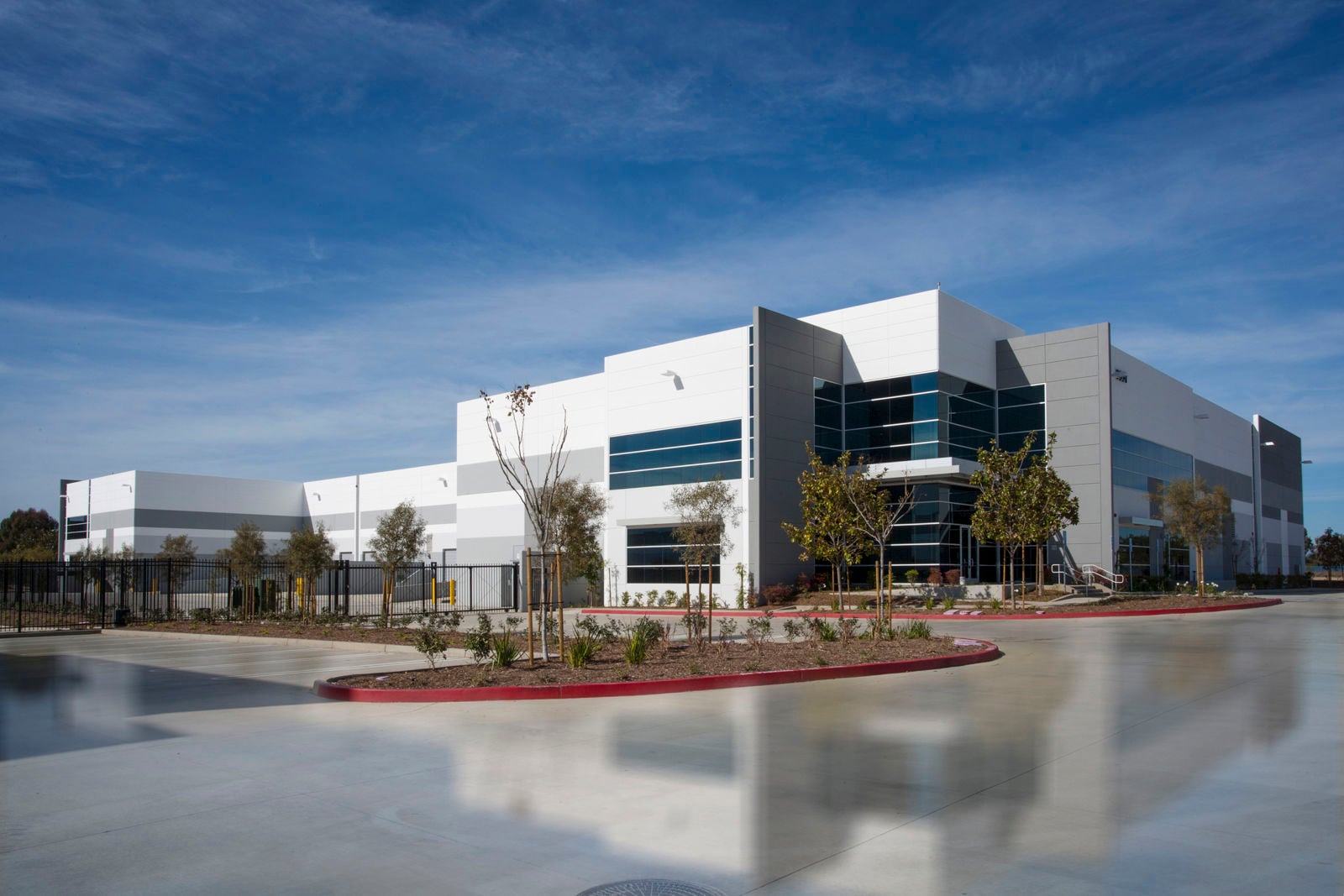 3851 Schaufele Ave - Building Image