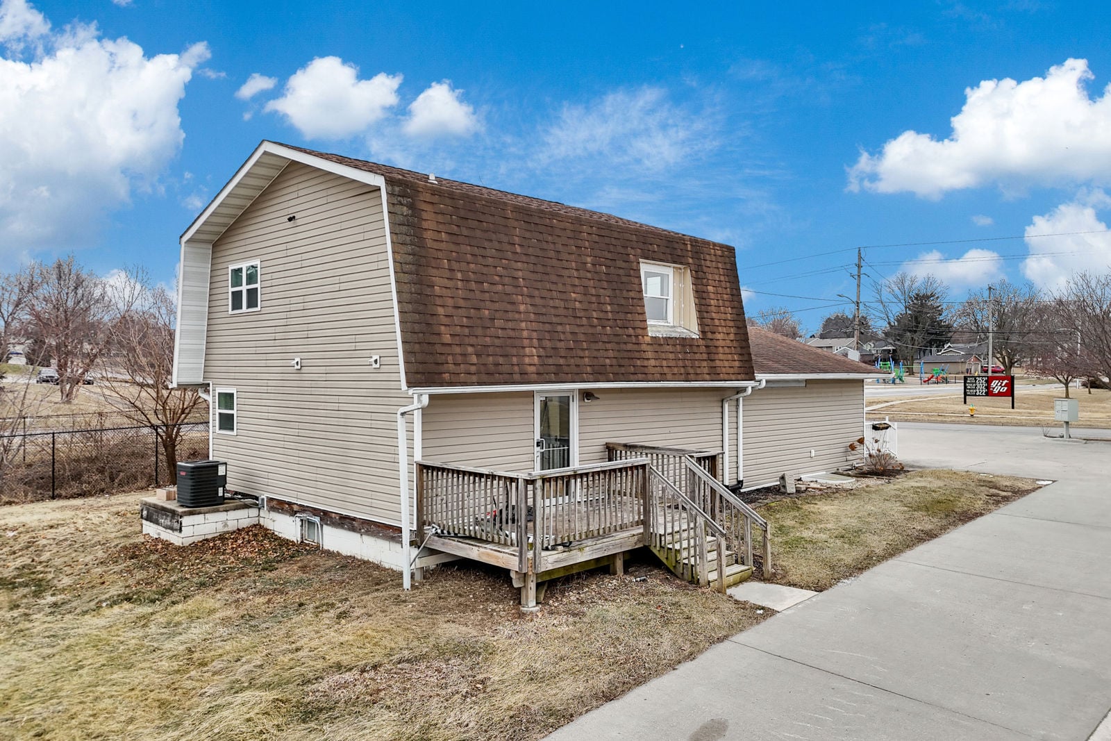 3161 SE 22nd - 0880