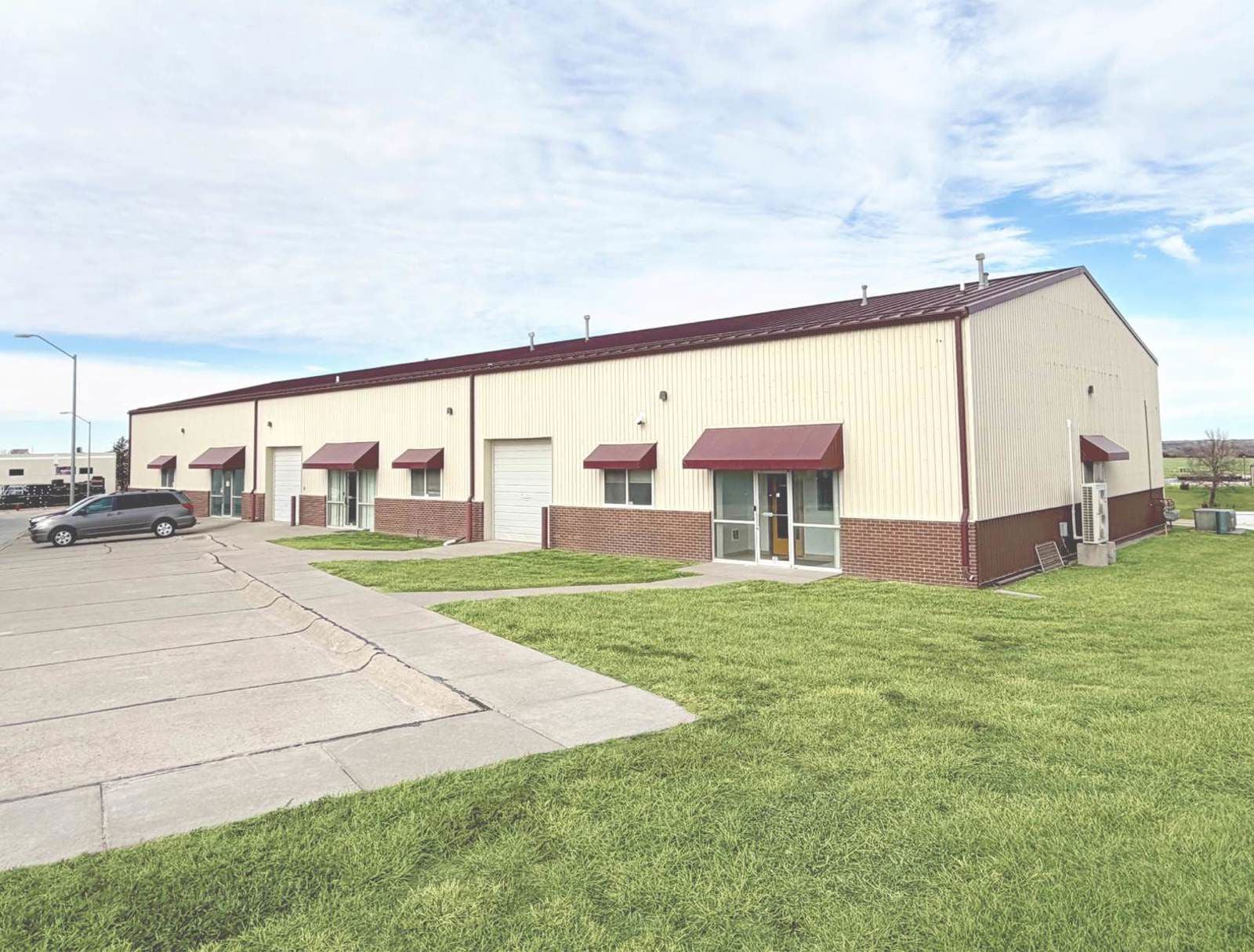 RARE OWNER/USER OPPORTUNITY ON I-80 301 Northwest 27th Street - Image 1