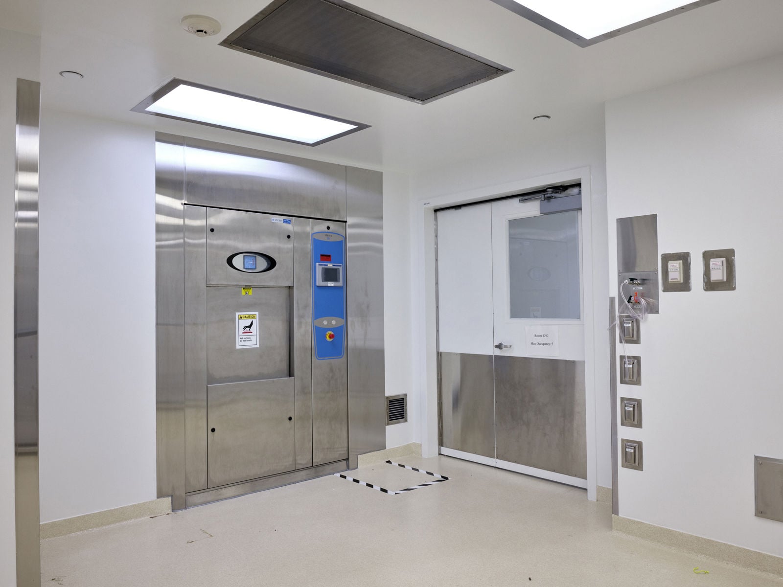 URP 535_Clean Room C autoclave