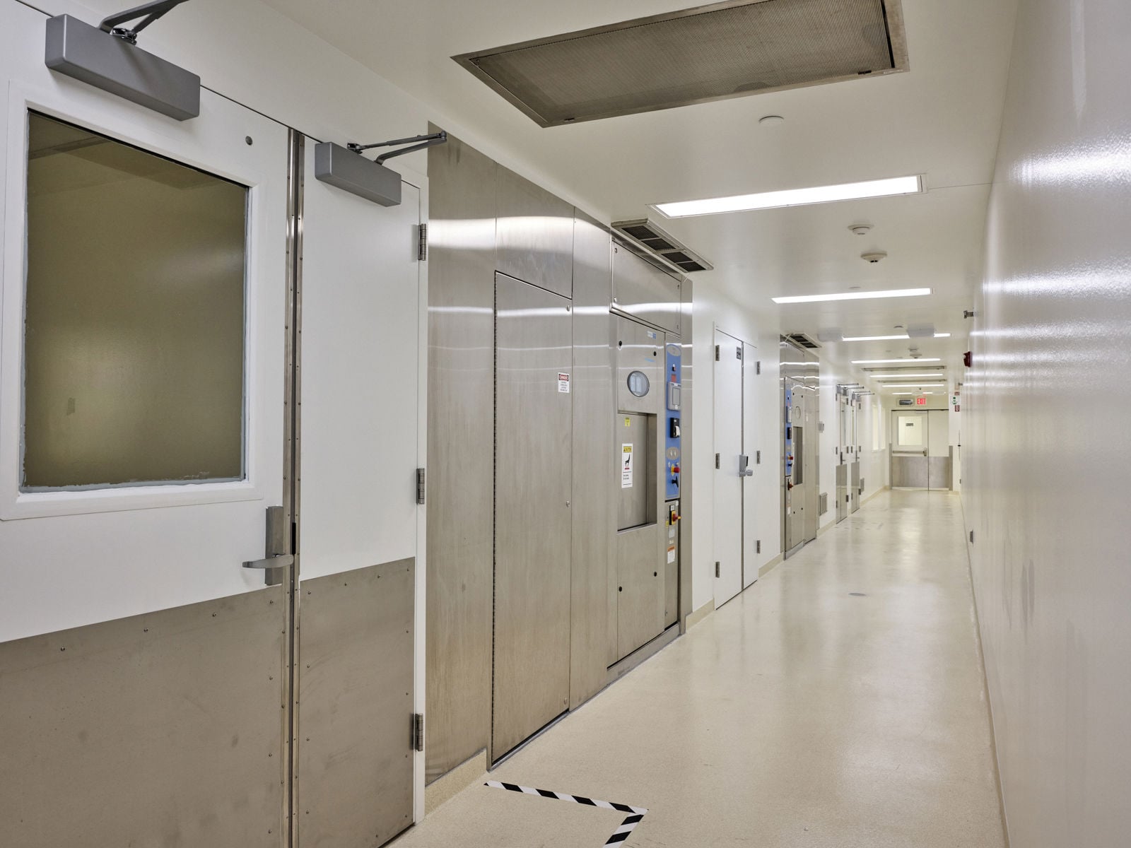 URP 535_Clean Room Corridor  C autoclaves