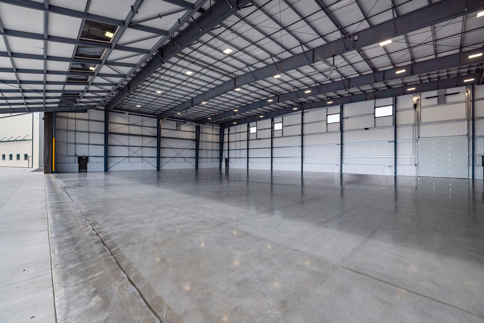 hangar (21 of 27)