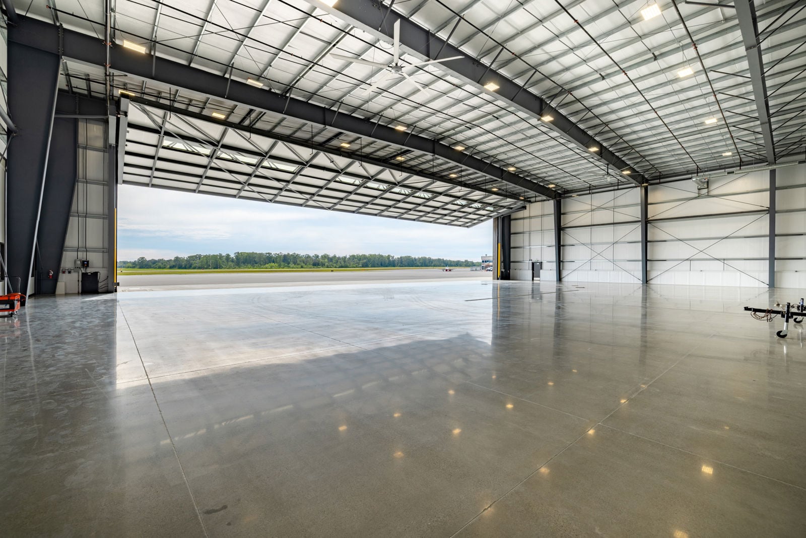 hangar (16 of 27)