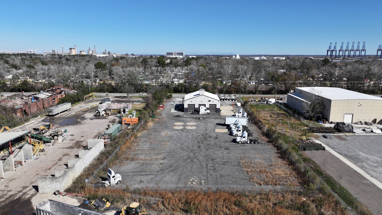 1.5 AC Fenced Yard.JPG