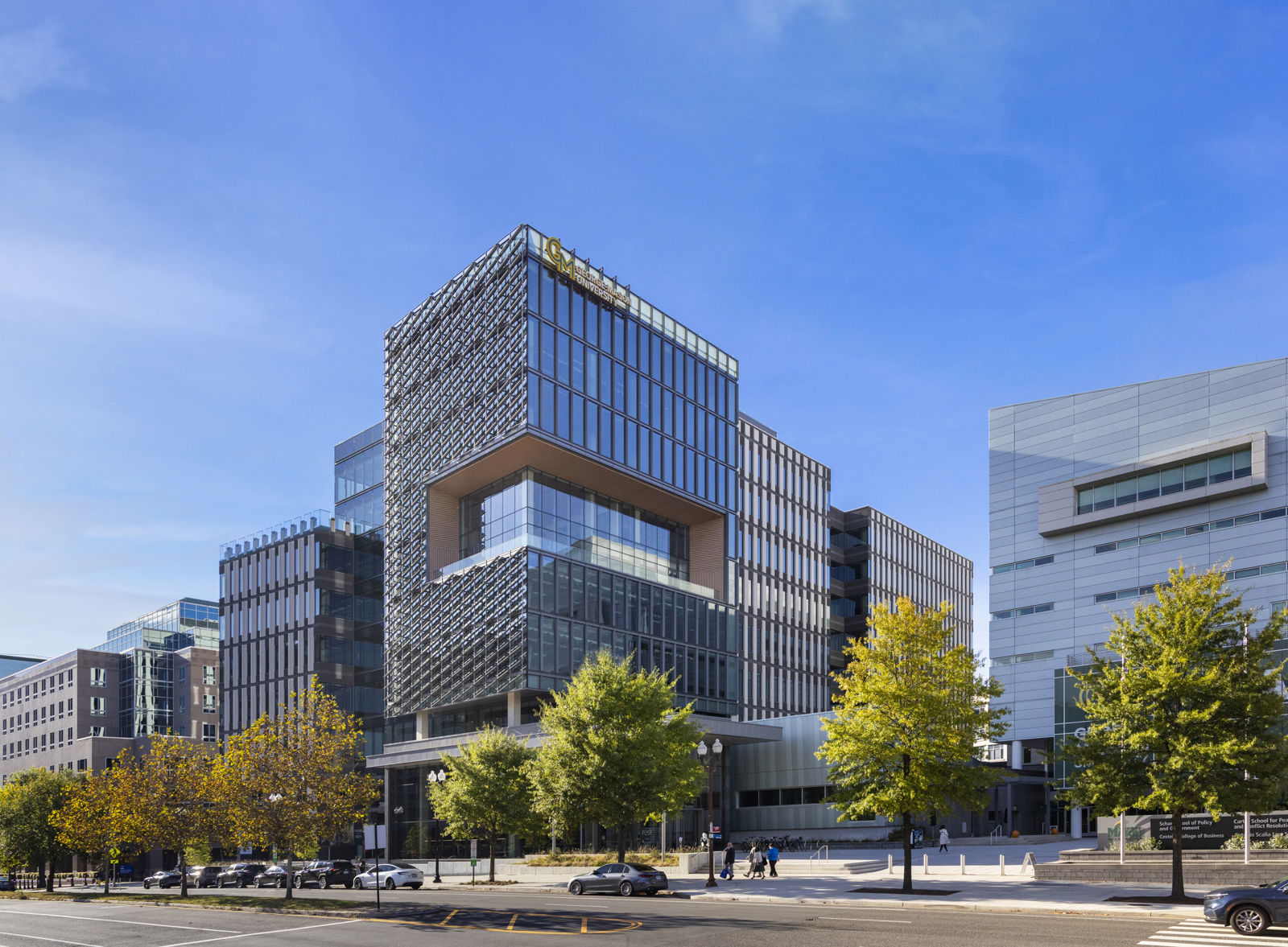 3401 Fairfax Dr - Exterior 1