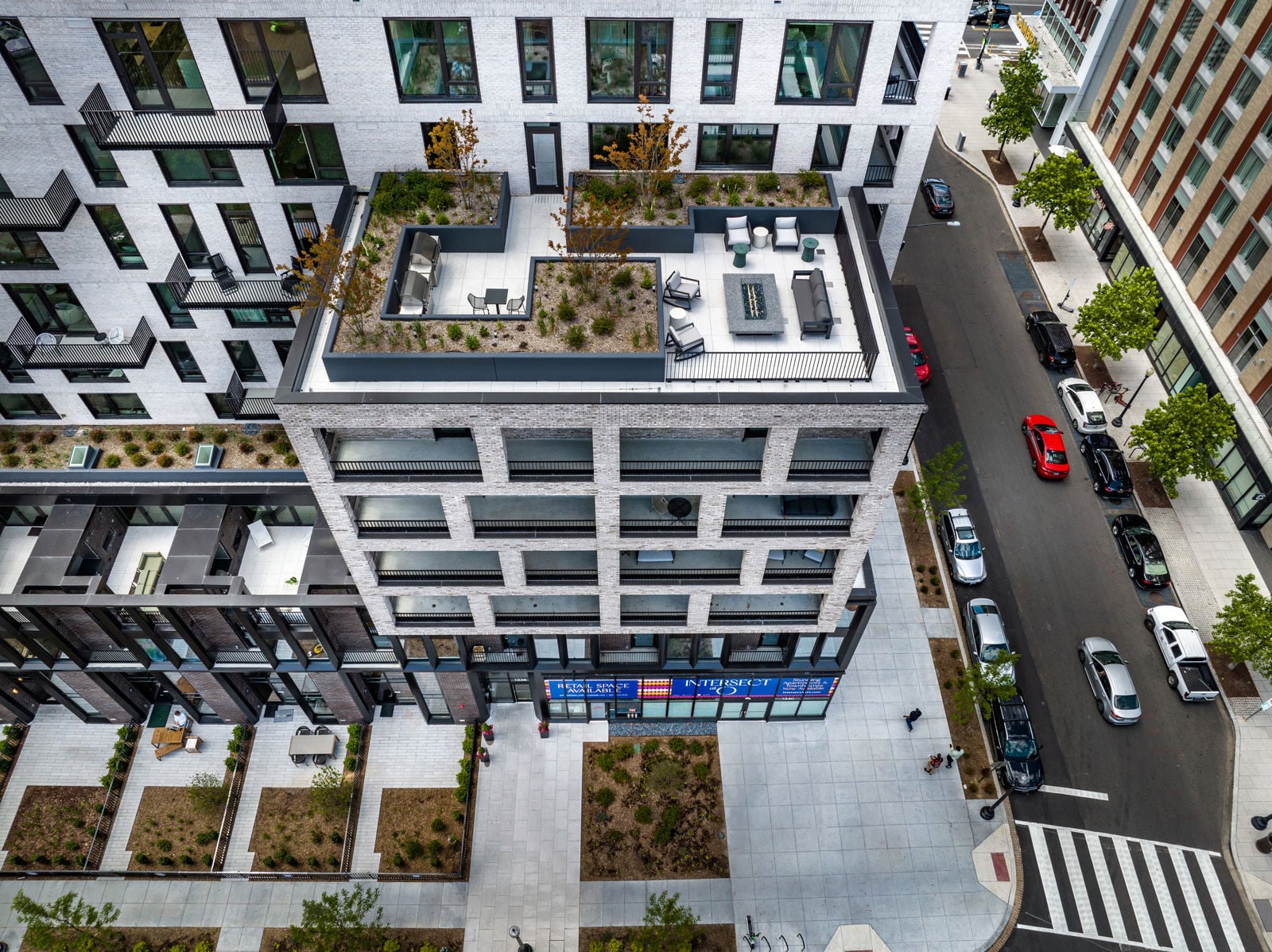 CMO_Ext_IntersectOutdoorLounge2_DavidMadison_June2023