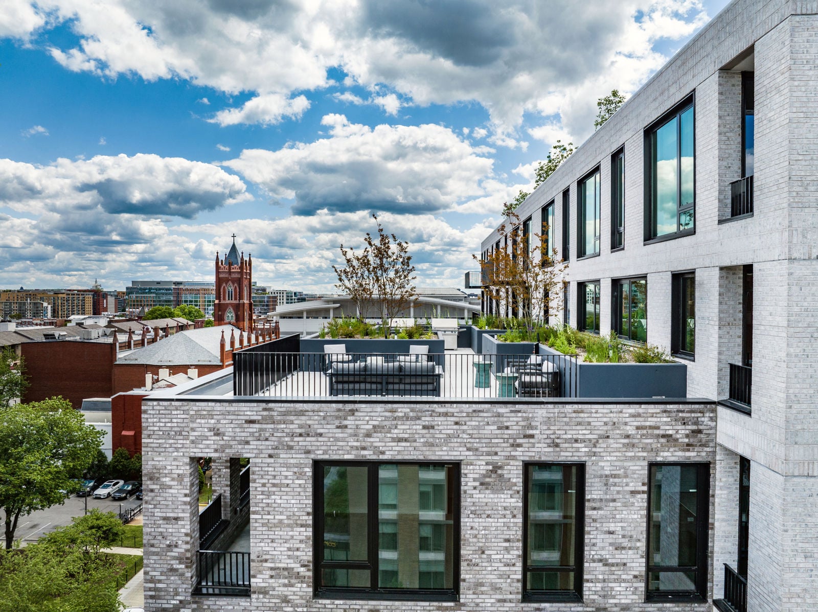 CMO_Ext_IntersectOutdoorLounge_DavidMadison_June2023