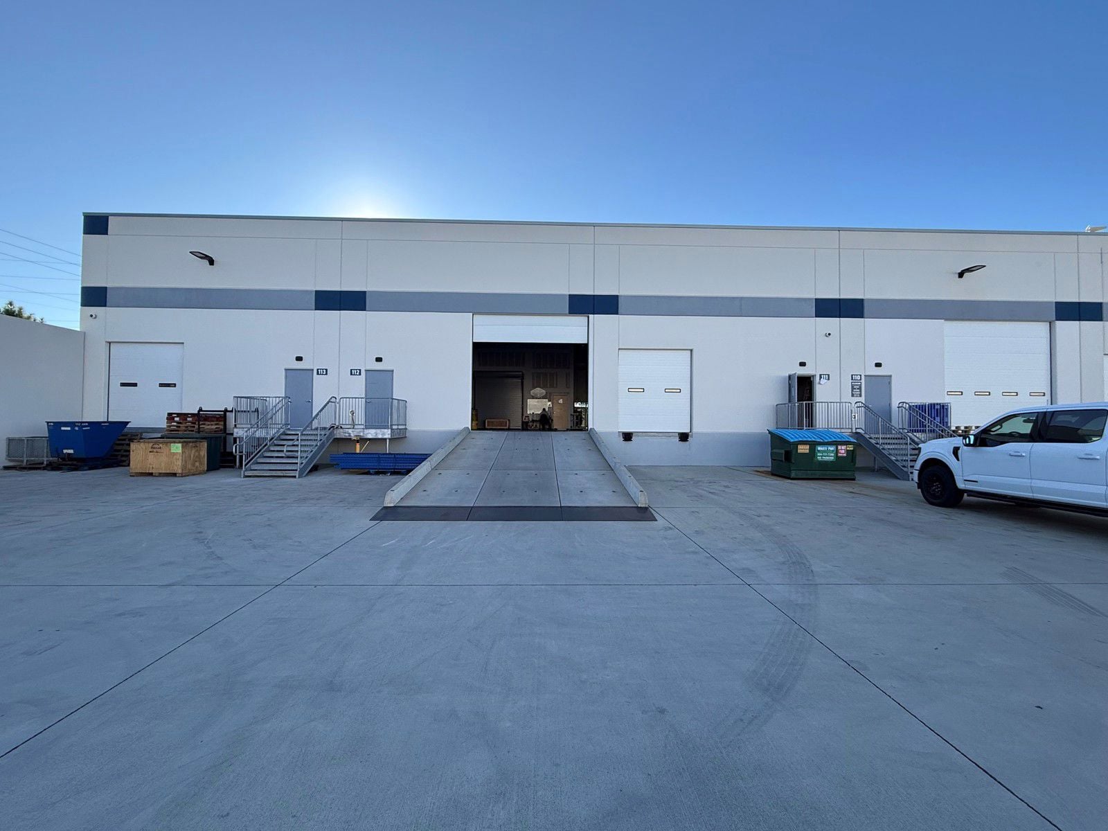 1250 Imeson Park Blvd exterior docking