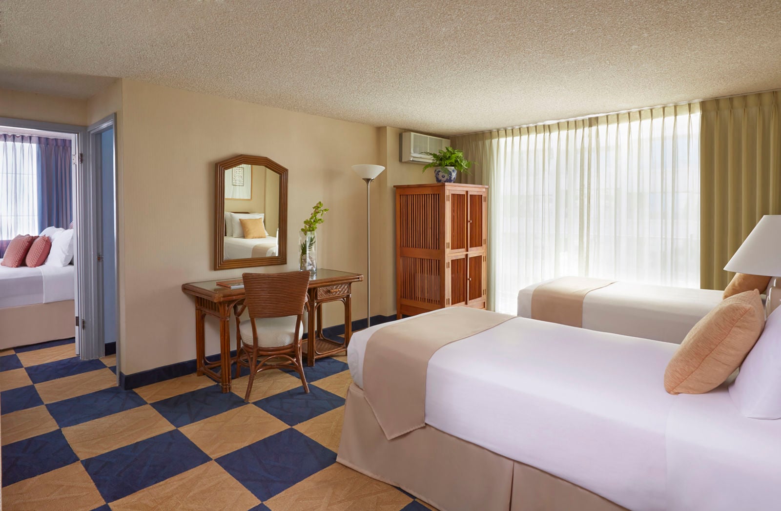 Ewa_Hotel_Waikiki_2-Bedroom_Suite