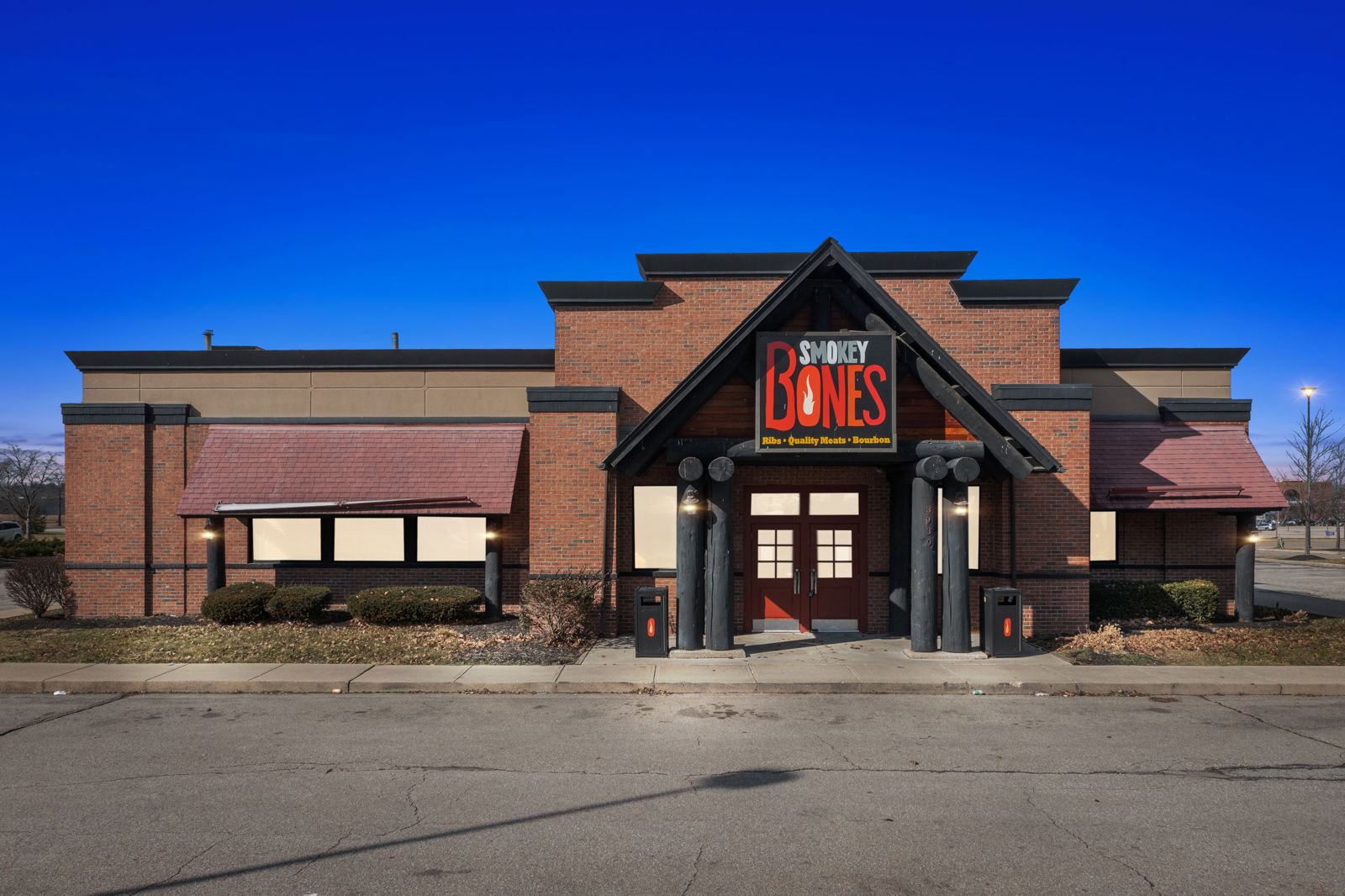 Former Easton Market Smokey Bones 3939 Morse Crossing - Image 1