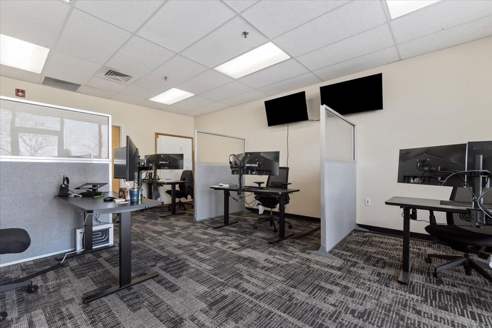 11-1311 E Franklin Rd_009