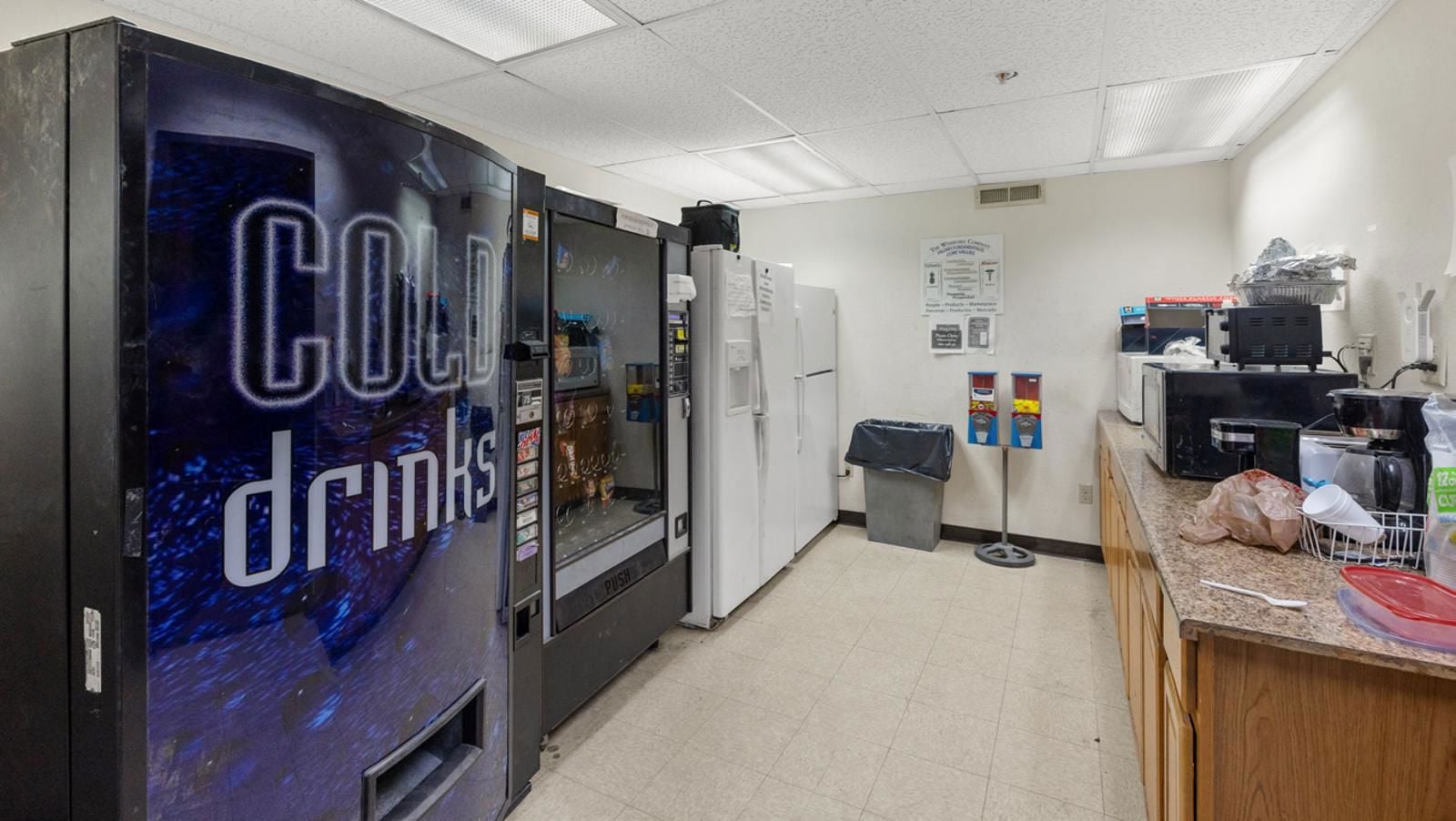 650 Ford St_Break Room