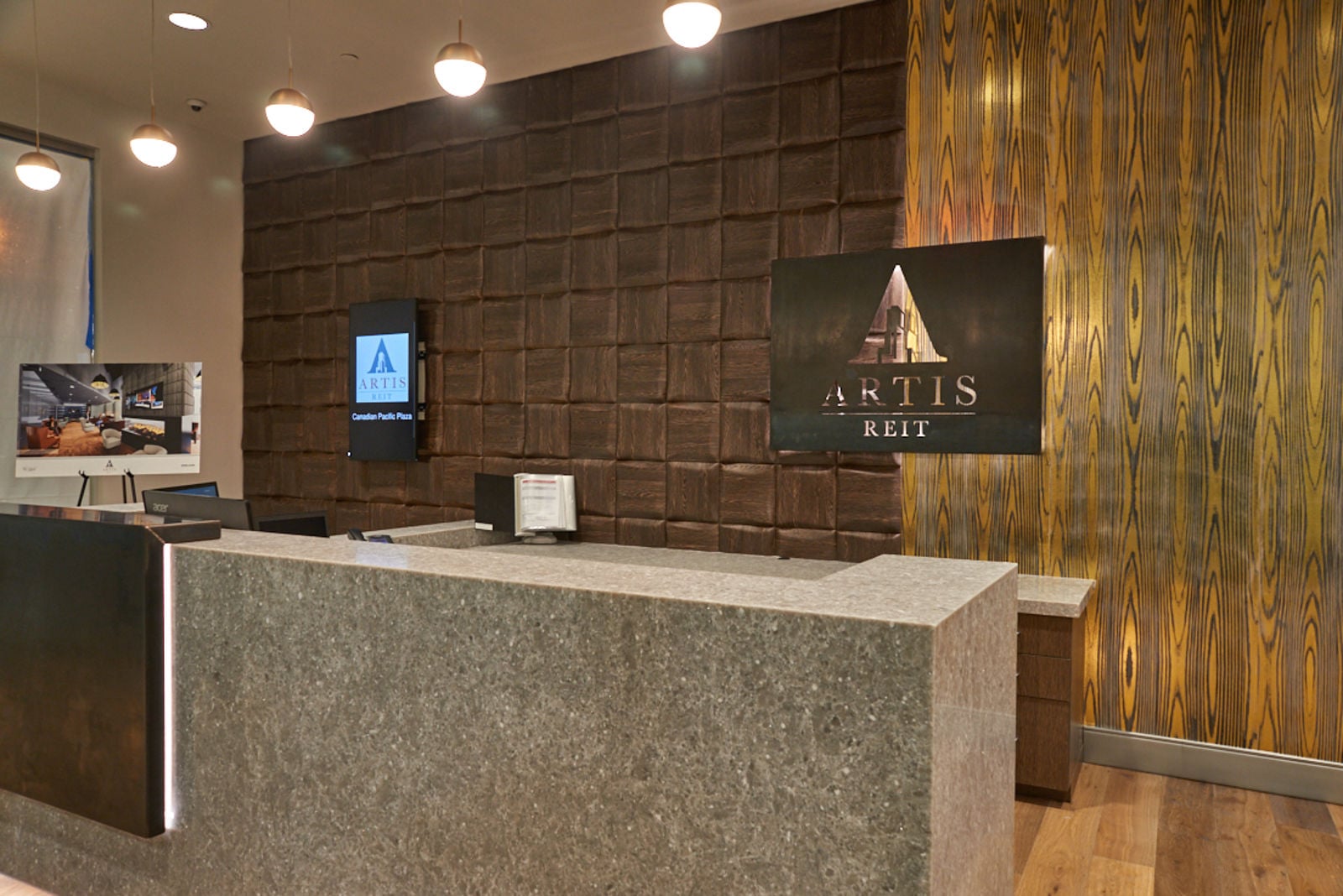 LoRz-120 S 6th St MPLS CBRE20190358