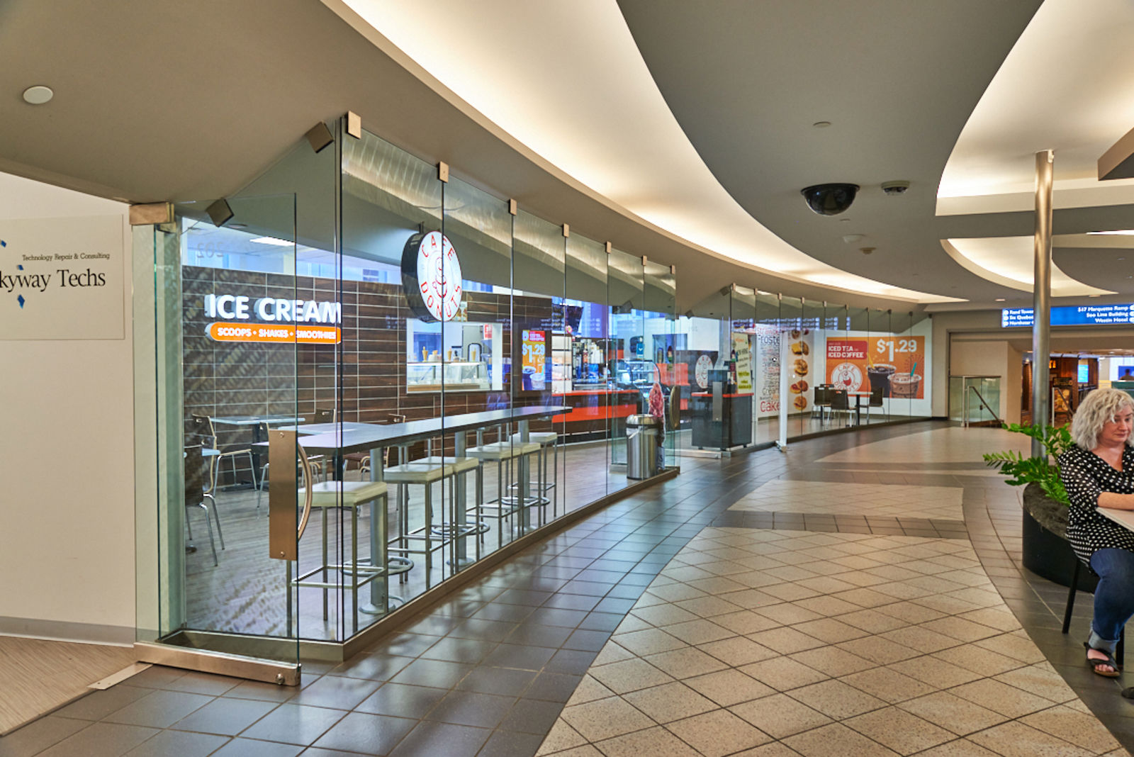 LoRz-120 S 6th St MPLS CBRE20190188