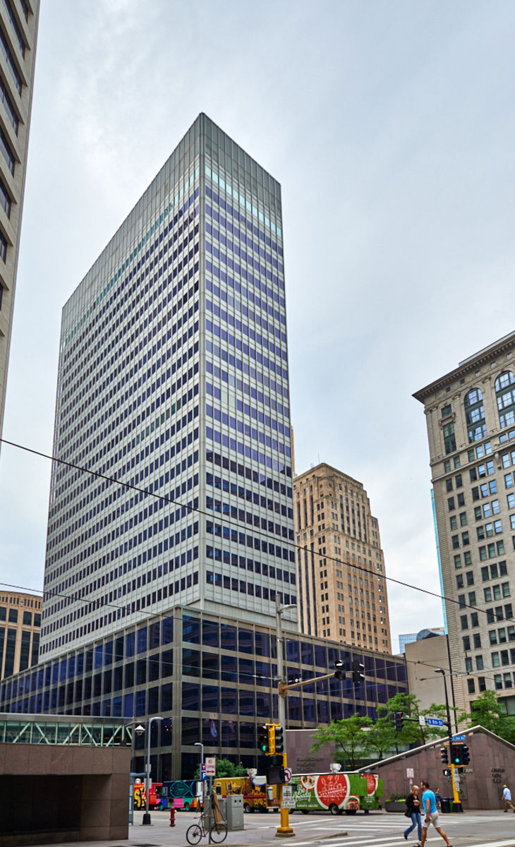 LoRz-120 S 6th St MPLS CBRE20190030