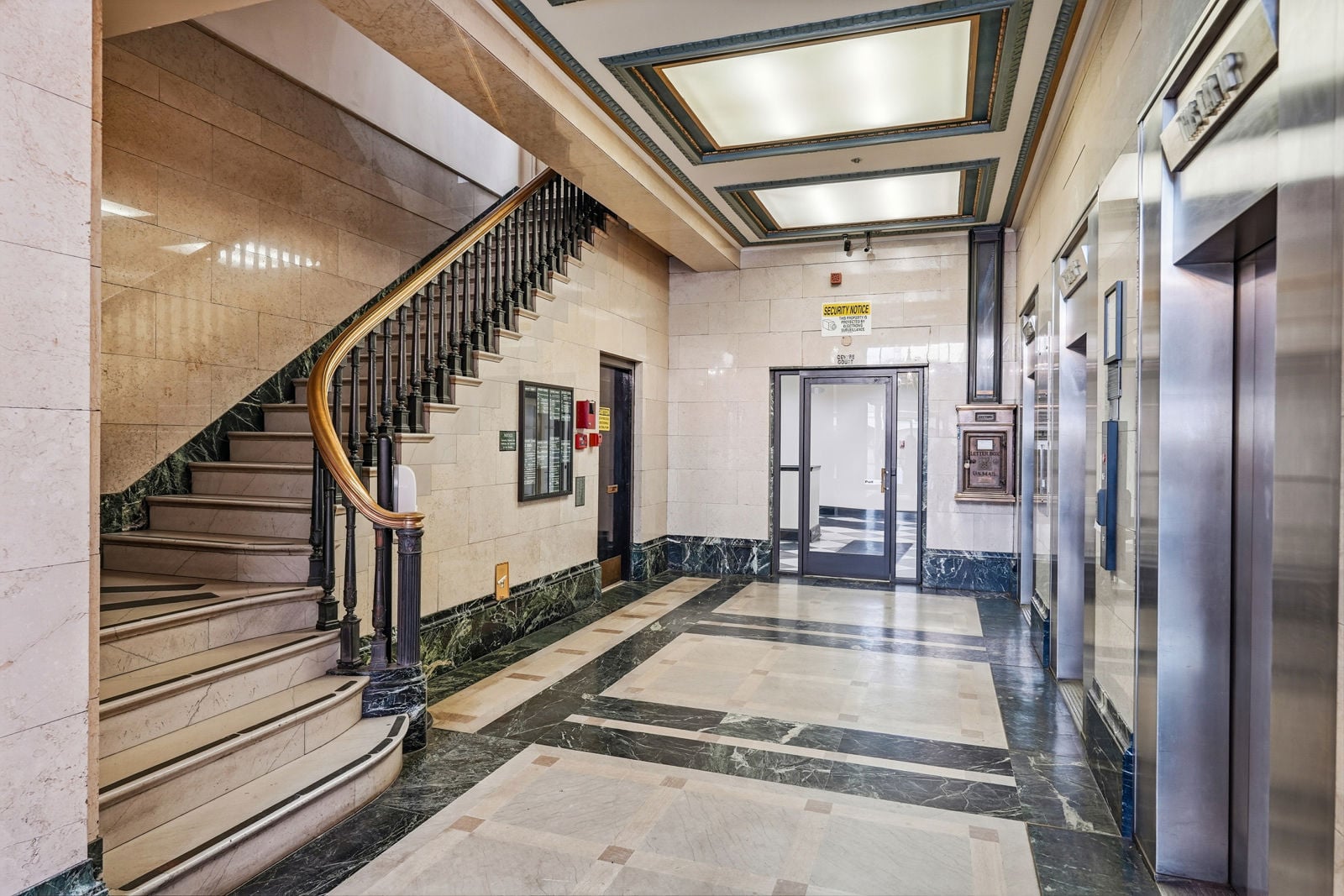 16-16_CMP_CBRE_2014_Tulare_St_Fresno