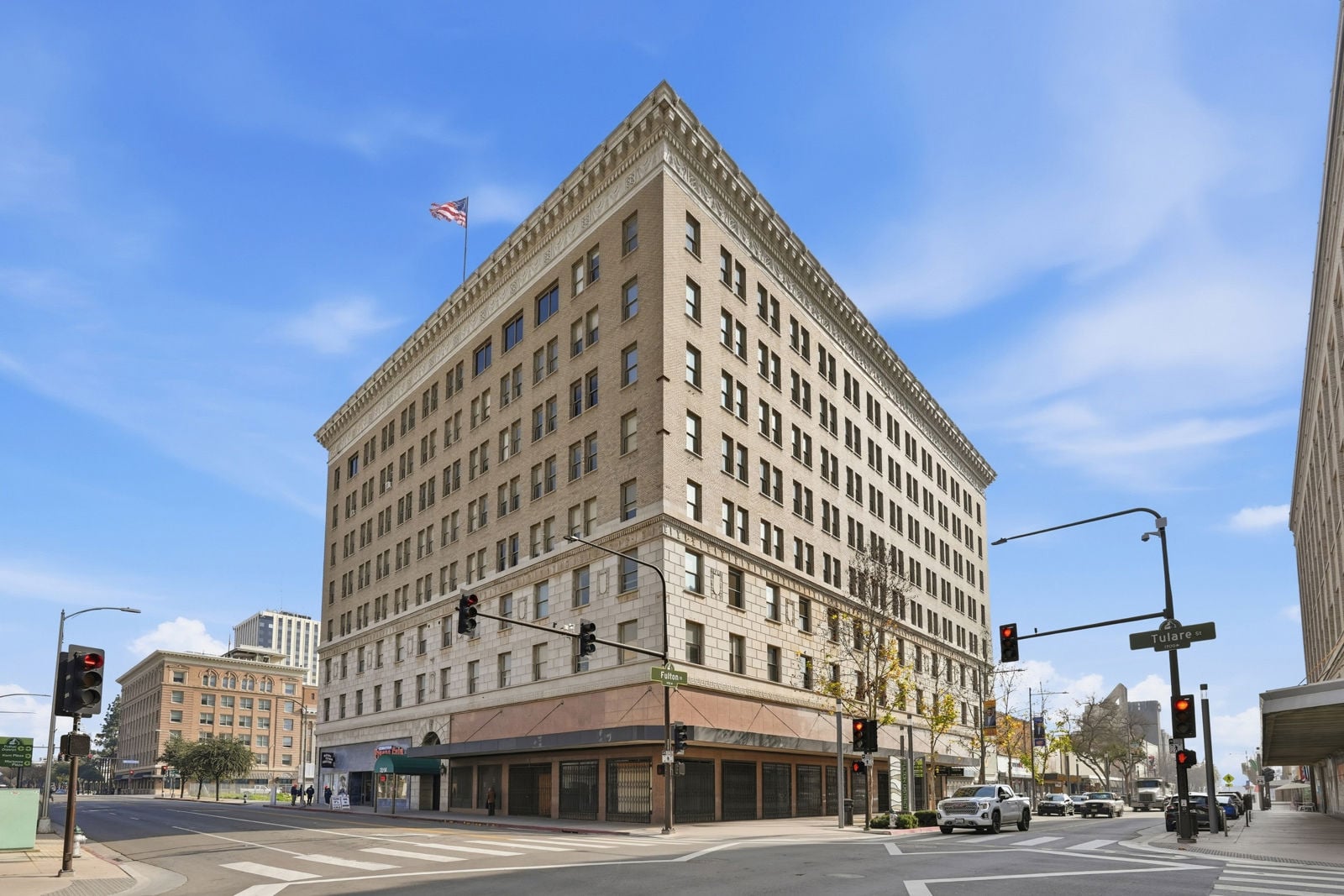 09-09_CMP_CBRE_2014_Tulare_St_Fresno